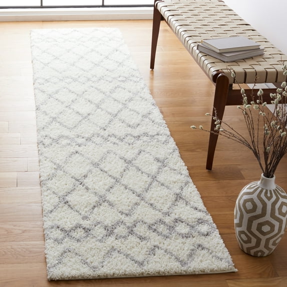 SAFAVIEH Berber Feride Geometric Shag Runner Rug, Ivory/Light Gray, 2'2" x 9'