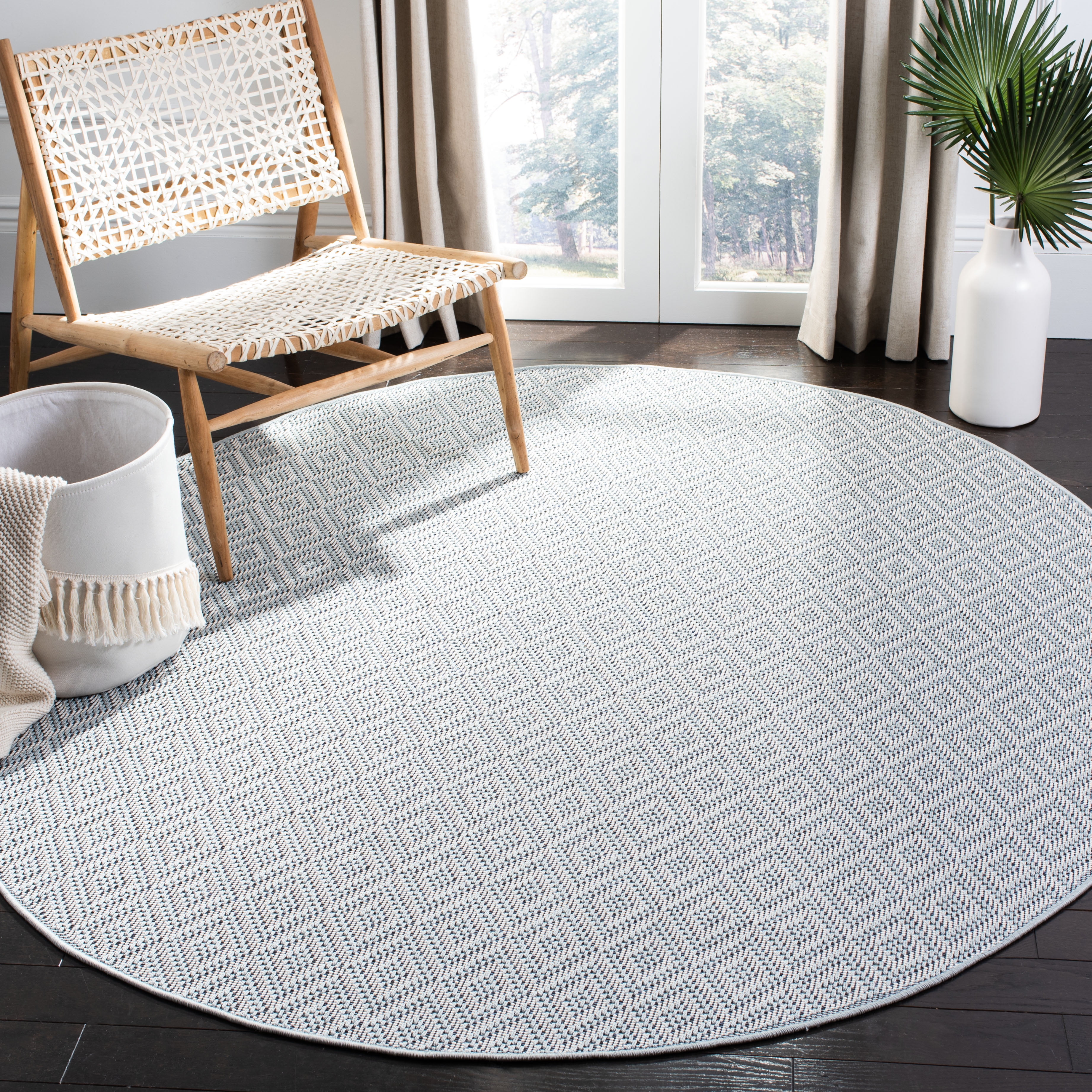 Light Blue Round Synthetic Indoor/Outdoor Area Rug 6'7"