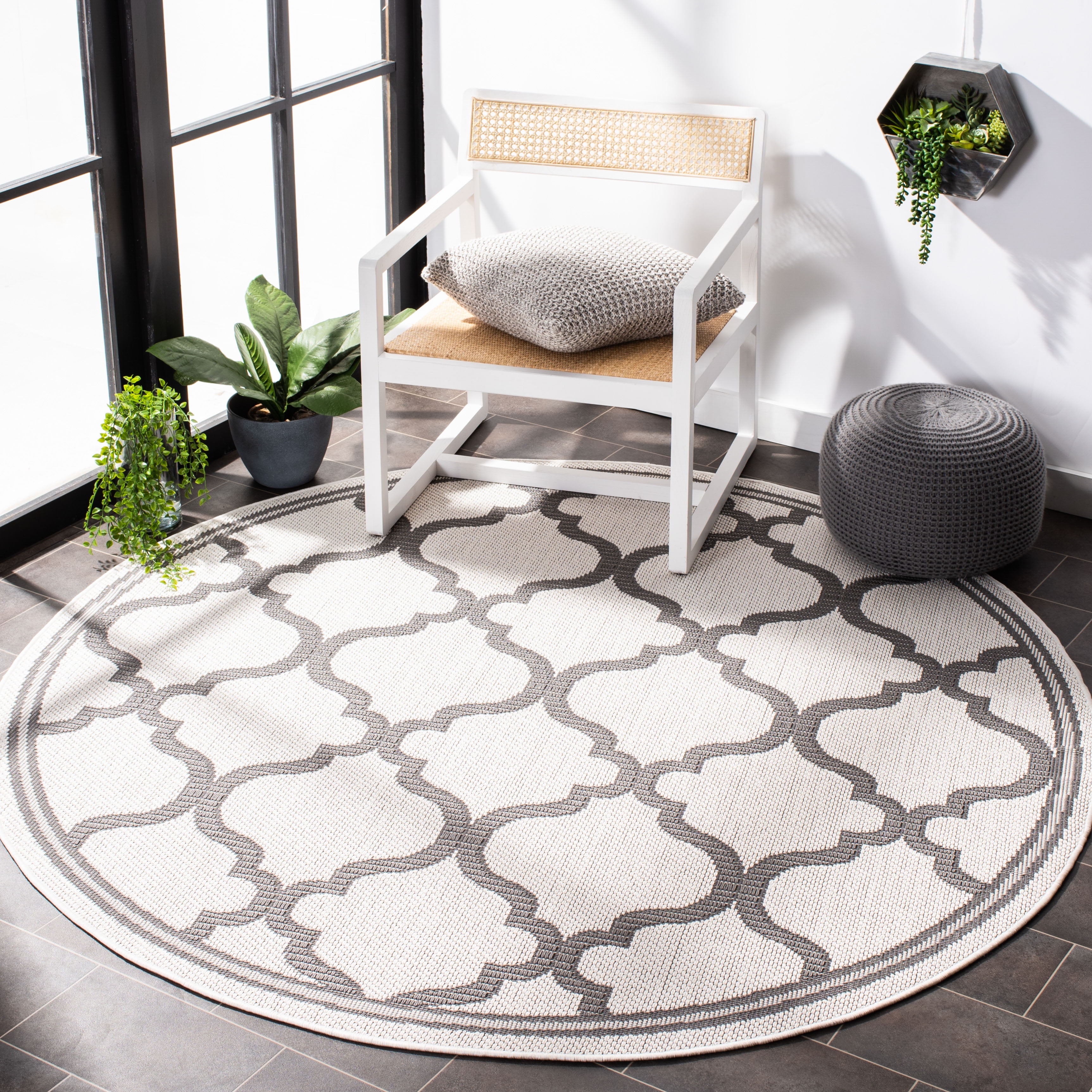 Ivory and Grey Geometric Round Indoor/Outdoor Rug, 6'7"