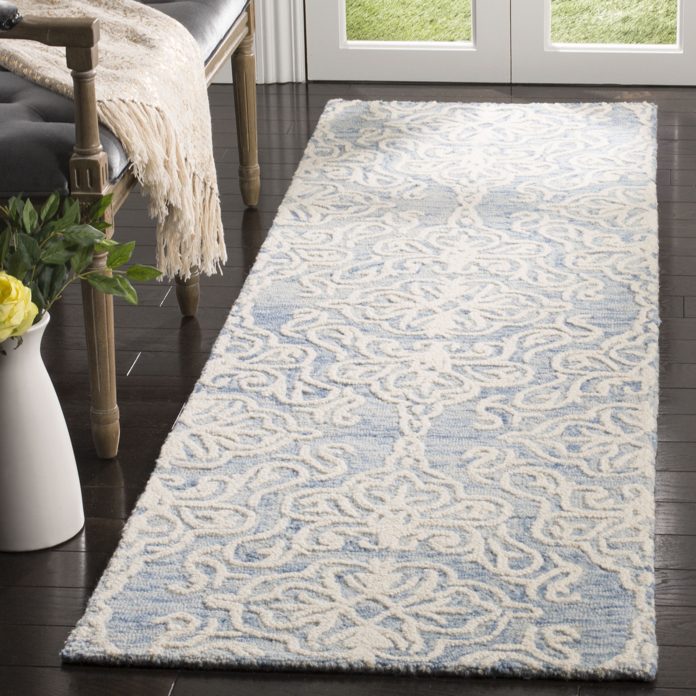 Handmade Tufted Blue/Ivory Floral Wool Area Rug