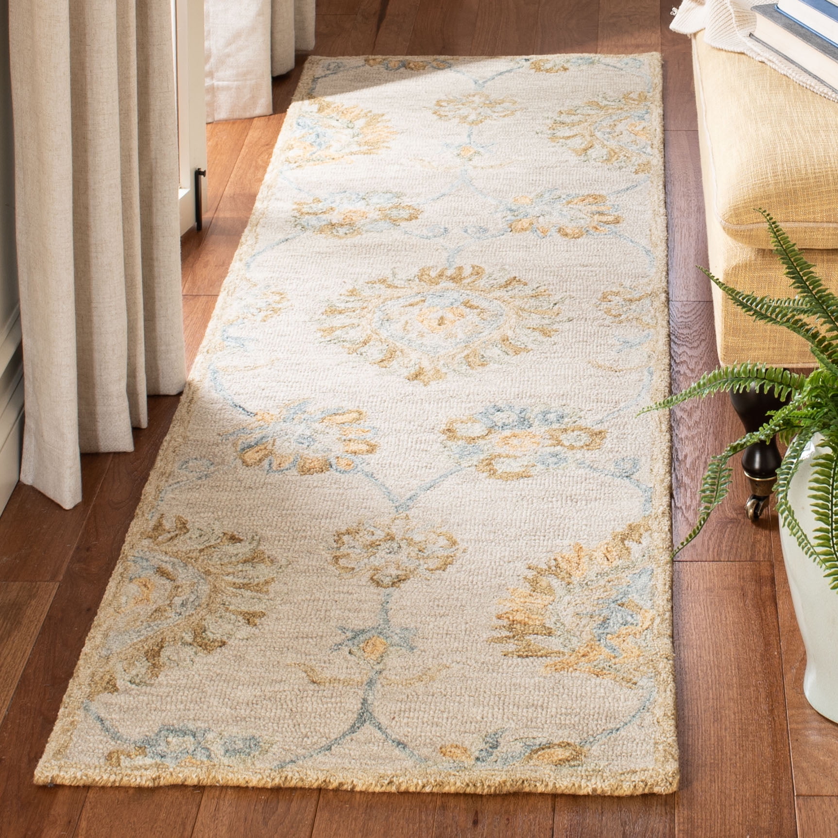SAFAVIEH Blossom Hannah Floral Flowers Wool Runner Rug, Beige/Sage, 2'3" x 8'