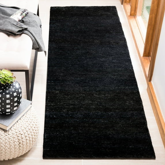 SAFAVIEH Bohemian Paulo Solid Runner Rug, Liquorice, 2'6" x 6'