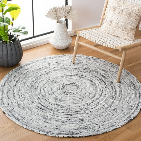 SAFAVIEH Braided Bernica Solid Polyester Reversible Area Rug, Ivory/Black, 5' x 5' Round