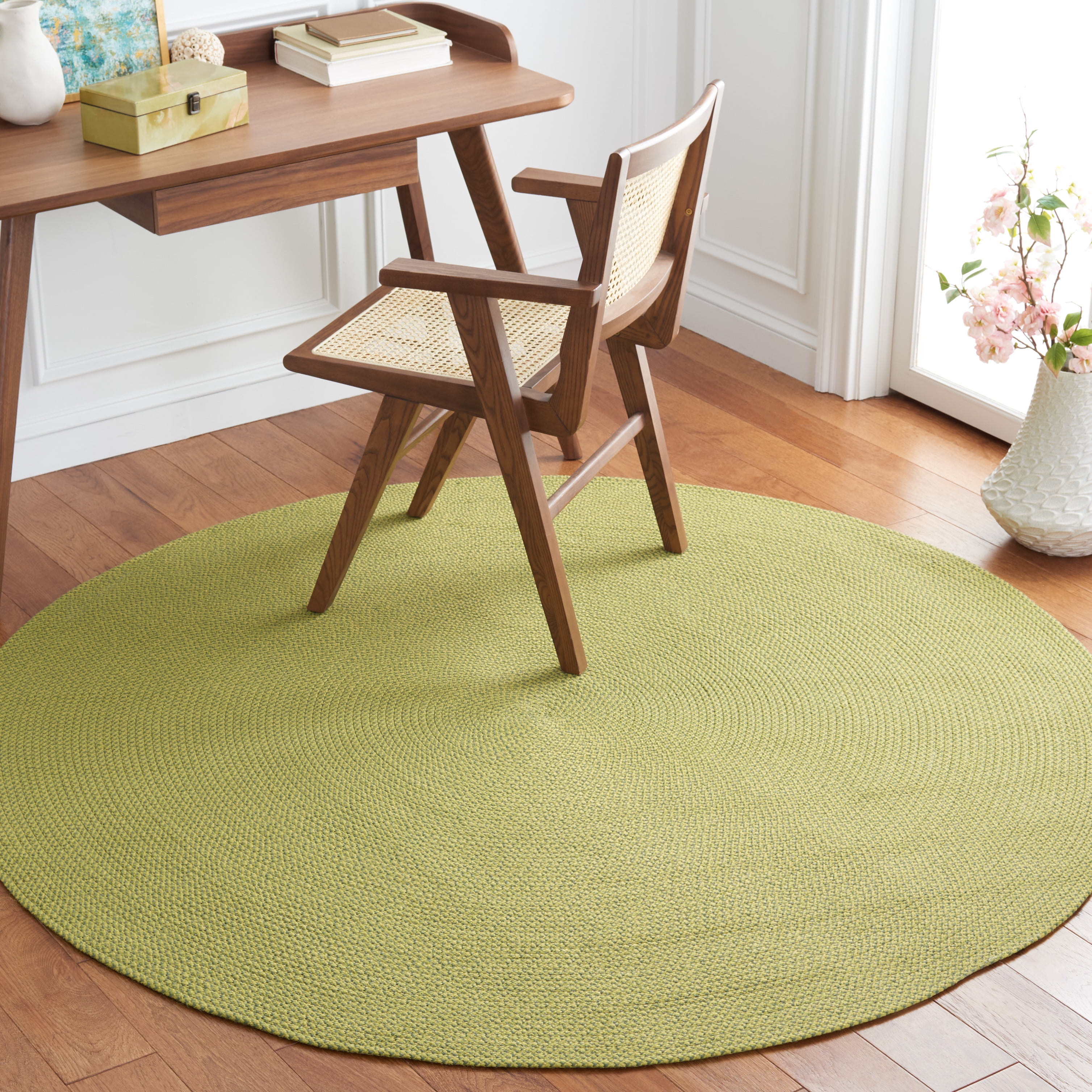 SAFAVIEH Braided Braylon Solid Reversible Area Rug, Green, 4' x 4' Round