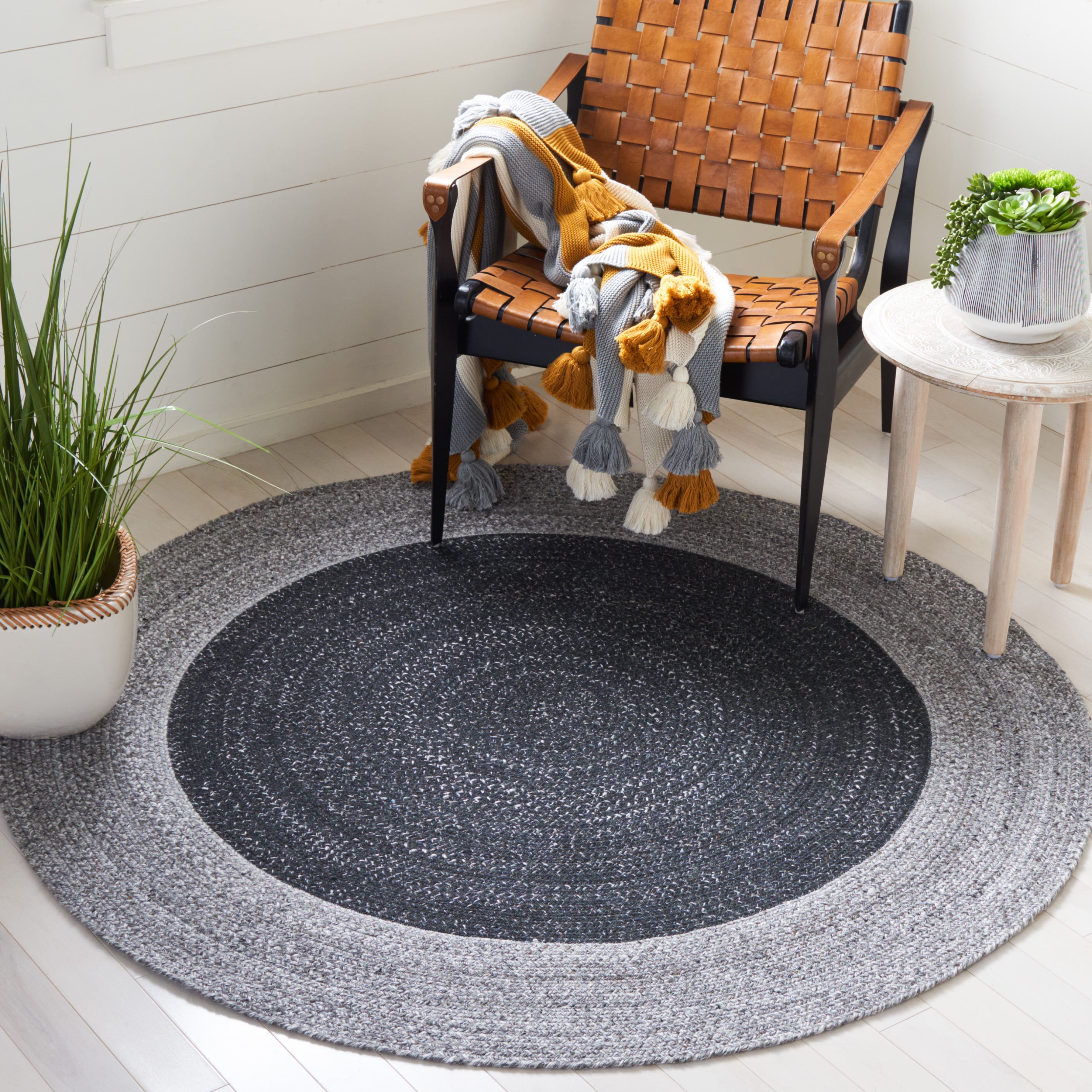 SAFAVIEH Braided Celinda Solid Polyester Reversible Area Rug, Black ...
