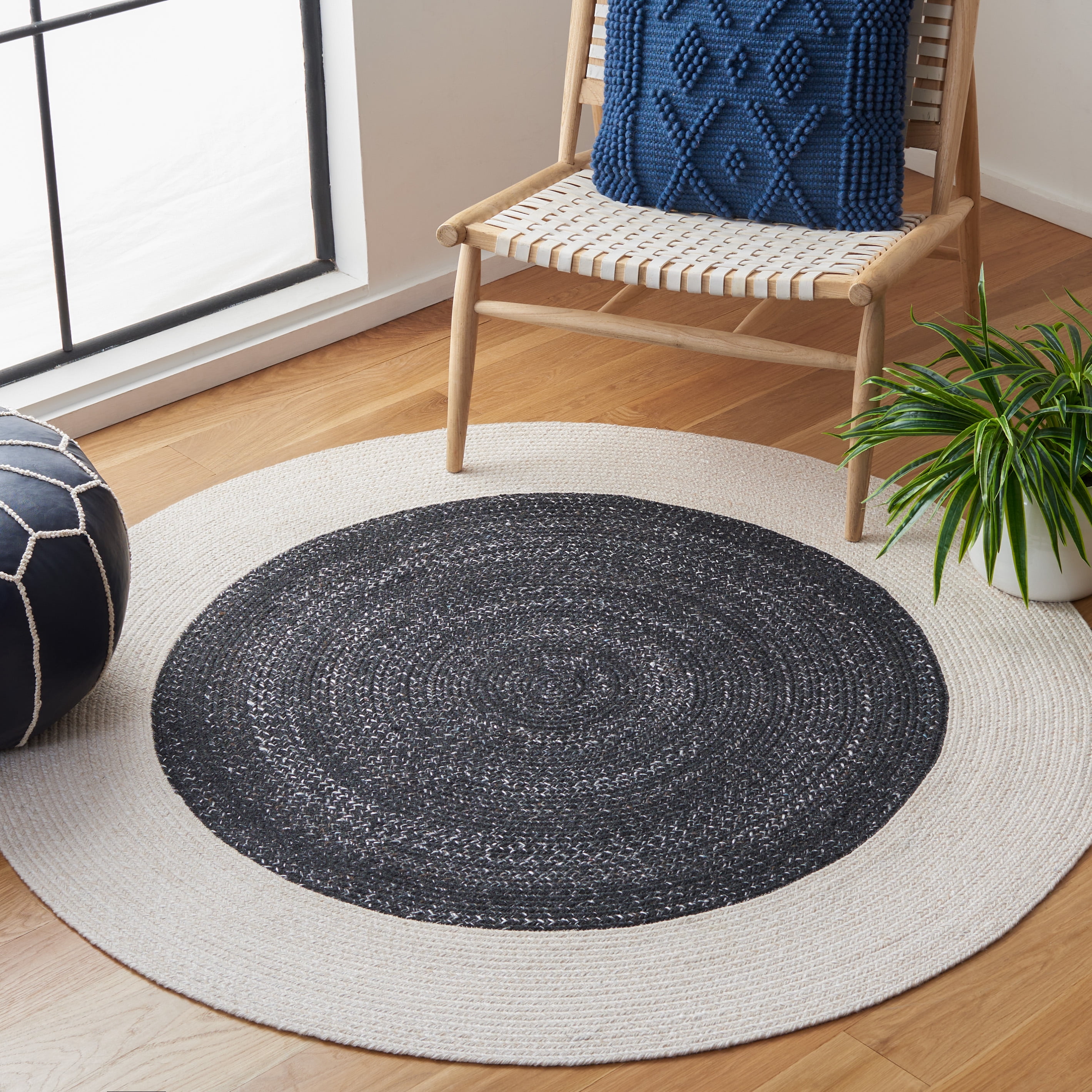 SAFAVIEH Braided Celinda Solid Polyester Reversible Area Rug, Black/Ivory, 5' x 5' Round