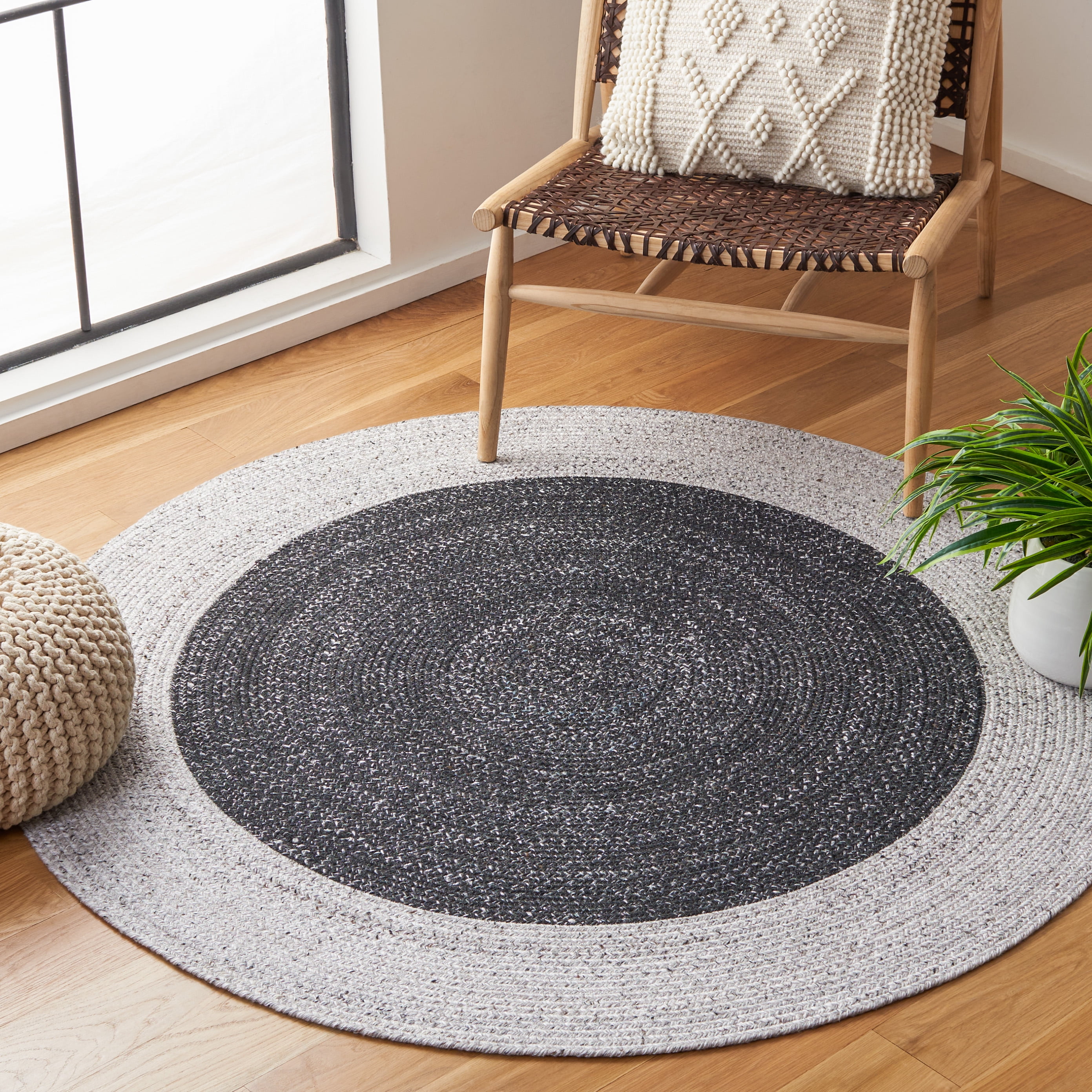 SAFAVIEH Braided Celinda Solid Polyester Reversible Area Rug, Black/Light Gray, 3' x 3' Round