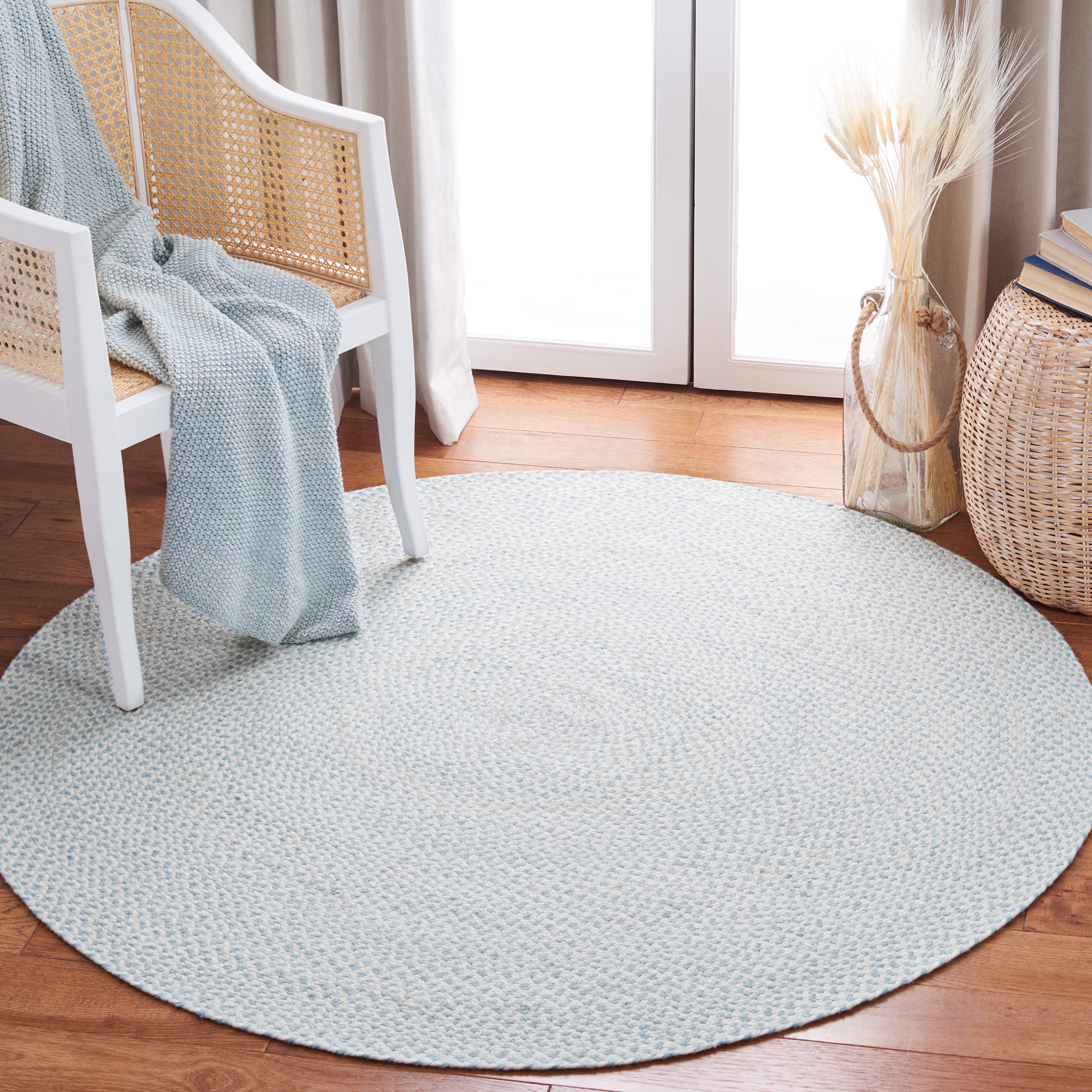 SAFAVIEH Braided Geraldine Checkered Polyester Reversible Area Rug, Ivory/Light Blue, 5' x 5' Round