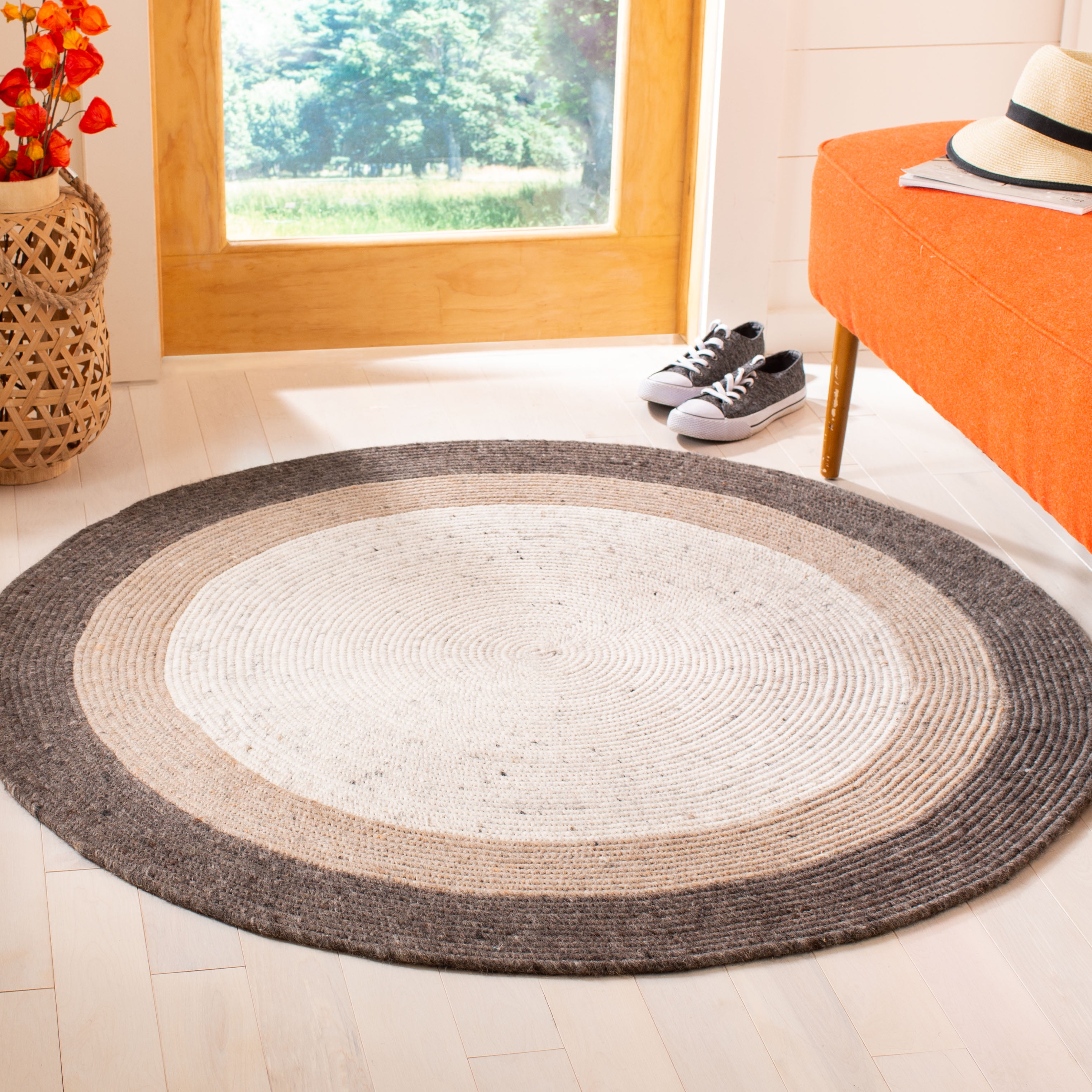 SAFAVIEH Braided Nazca Geometric Reversible Area Rug, Charcoal/Ivory, 4' x 4' Round