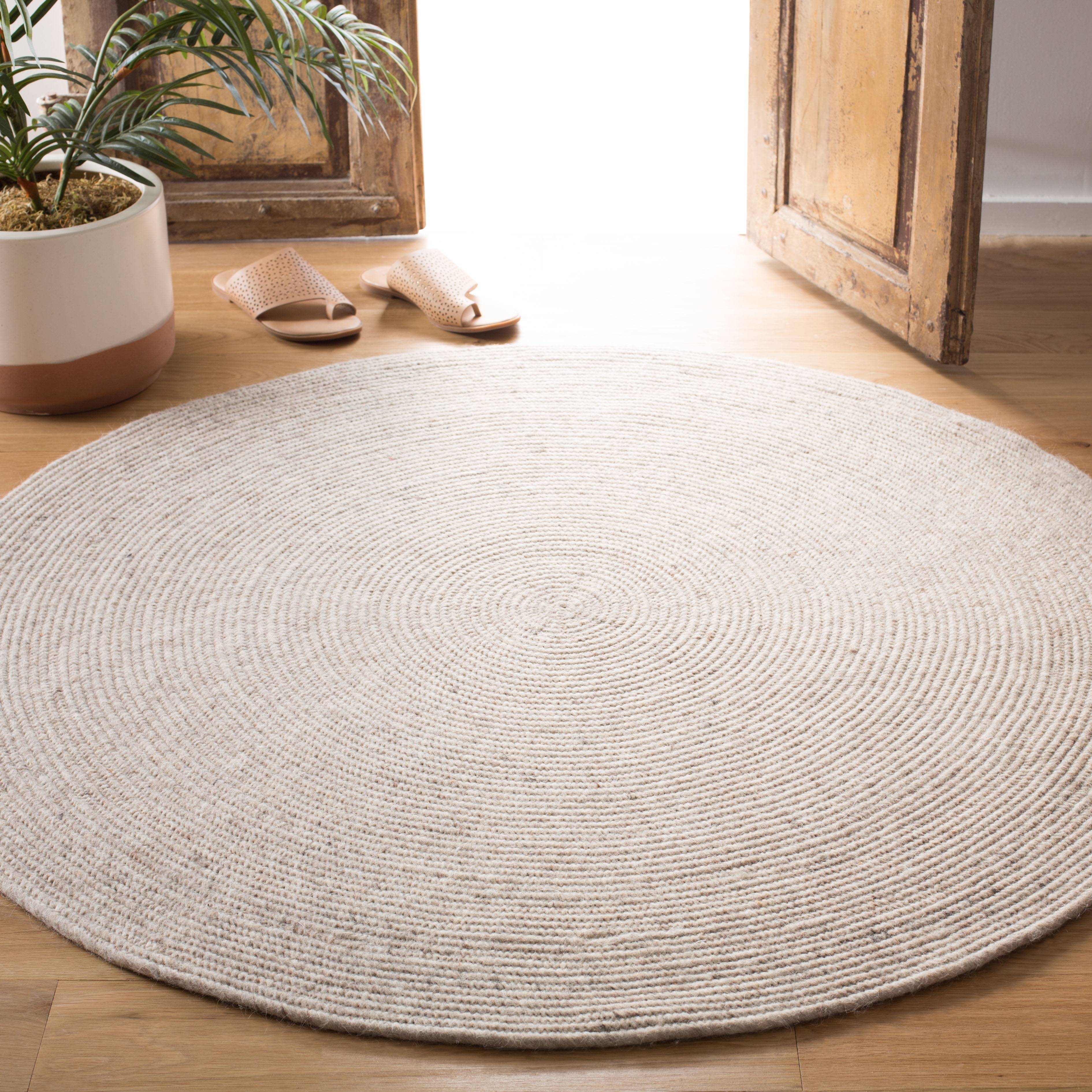SAFAVIEH Braided Ronan Solid Reversible Area Rug, Beige, 5' x 5' Round