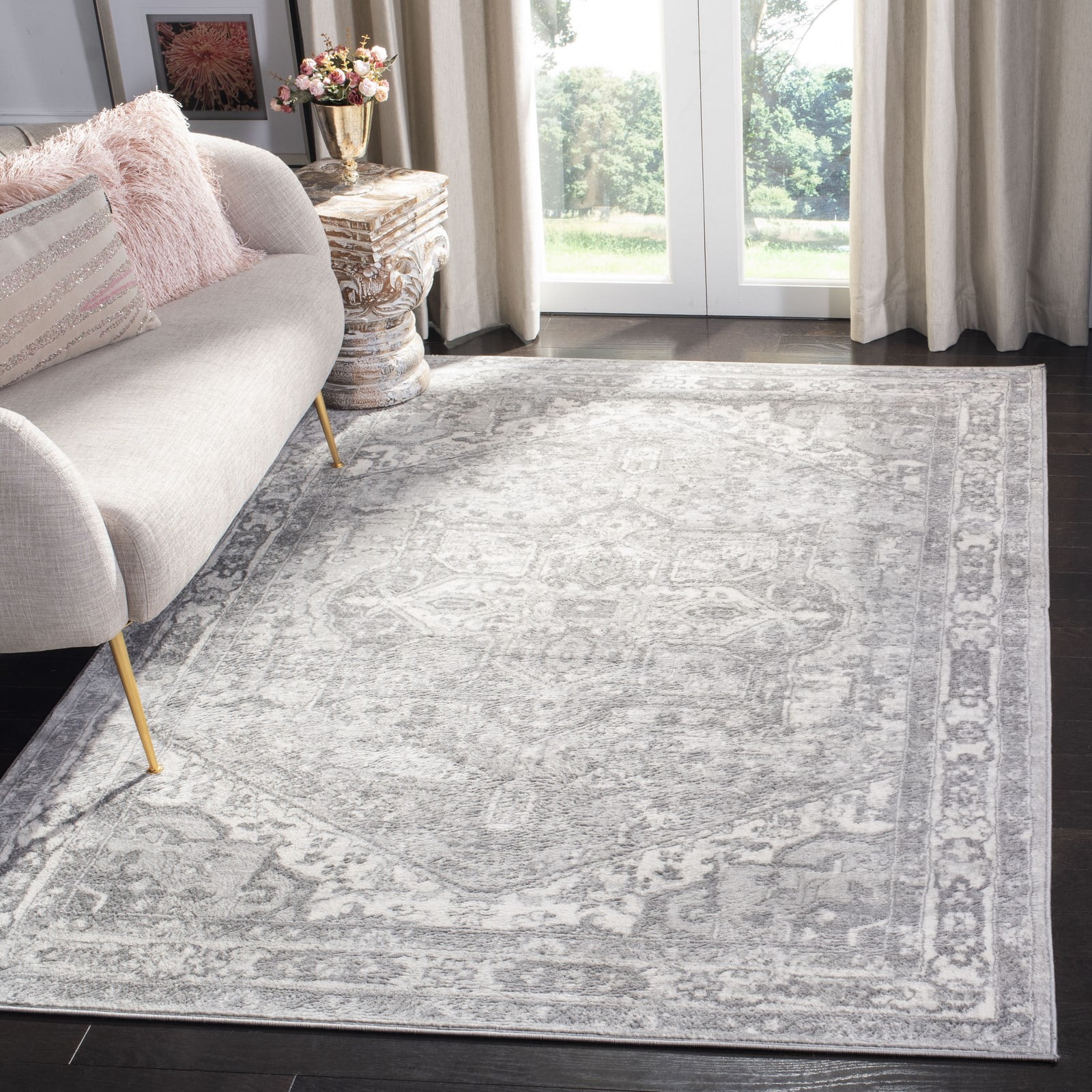 Brentwood Gray and Cream Synthetic 4' x 6' Area Rug