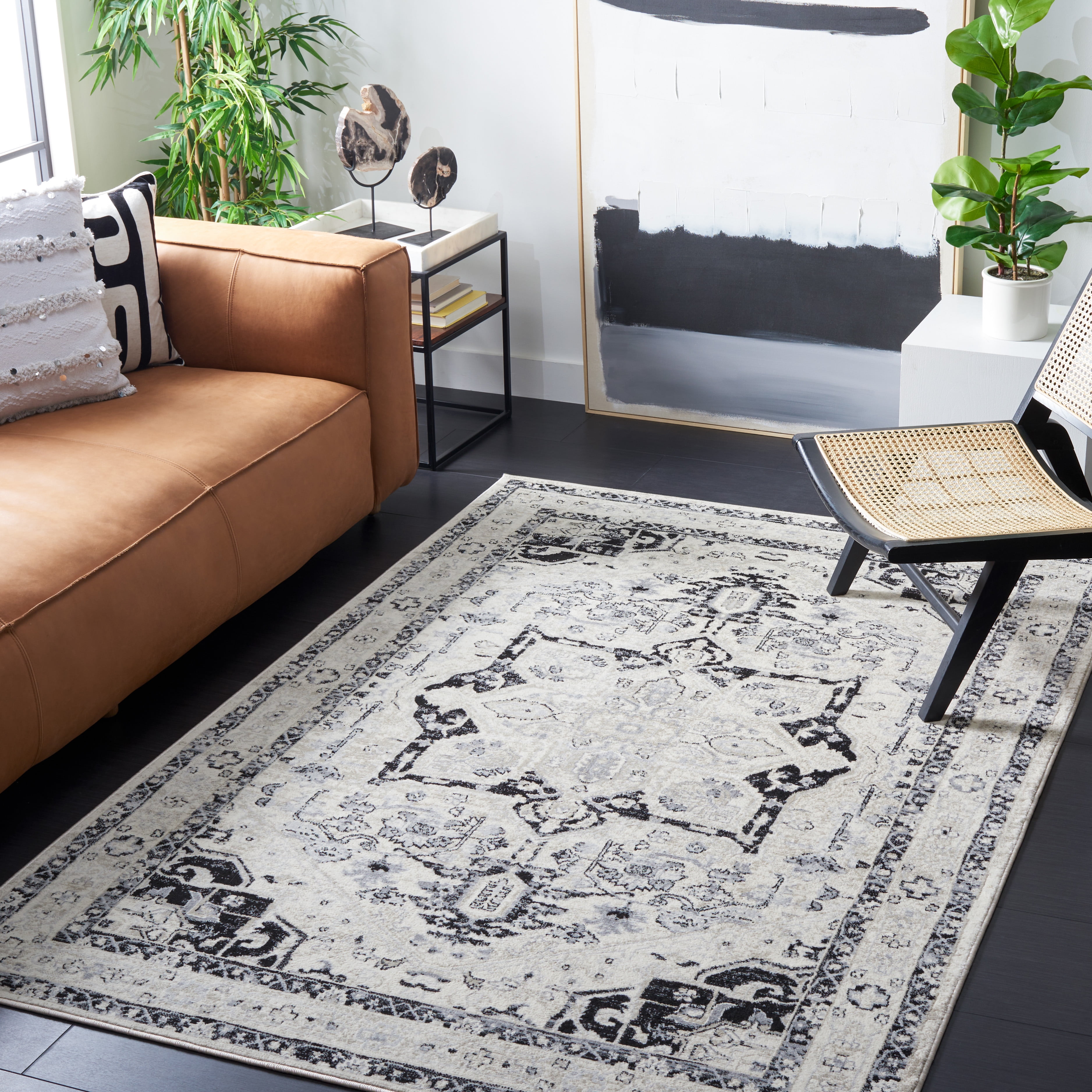 SAFAVIEH Brentwood Ezra Oriental Area Rug, Ivory/Black, 5'3" x 7'6"