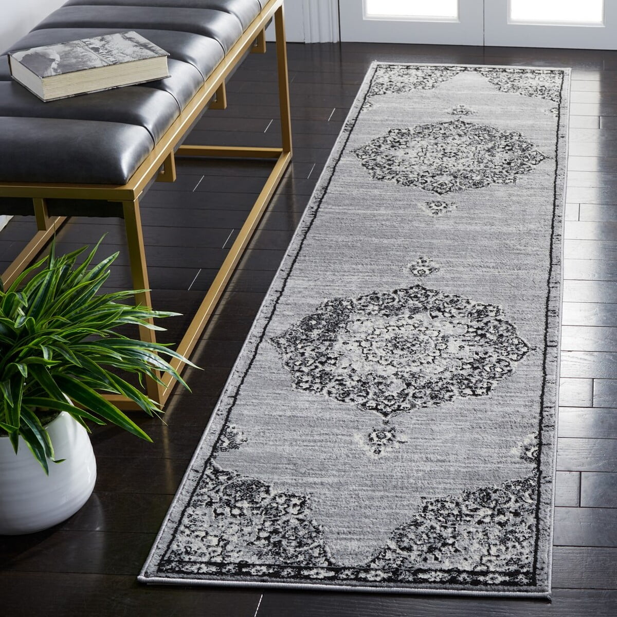 SAFAVIEH Brentwood Dimitri Floral Bordered Runner Rug, 2' x 8', Grey/Black