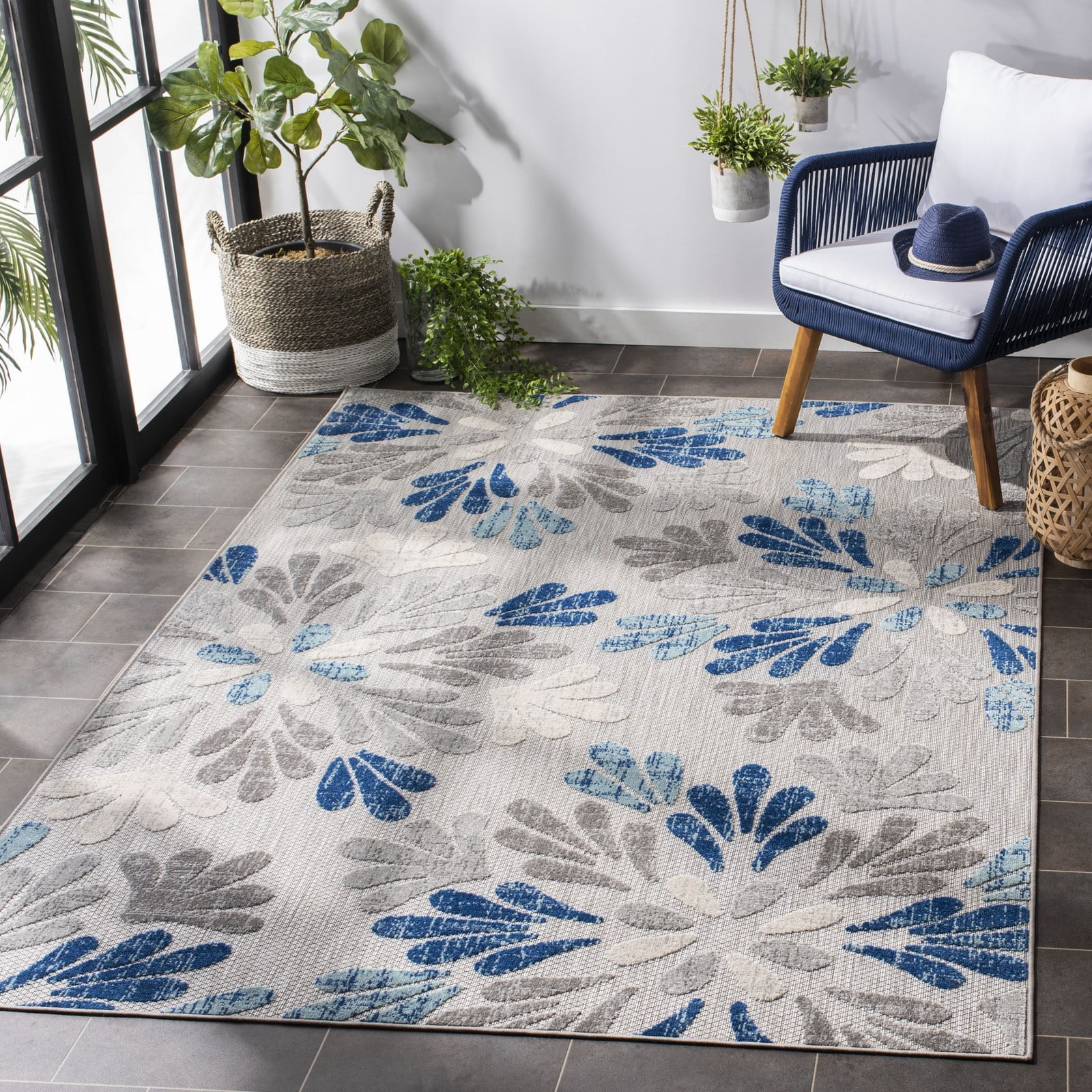 Grey and Blue Floral Synthetic 4' x 6' Easy-Care Area Rug