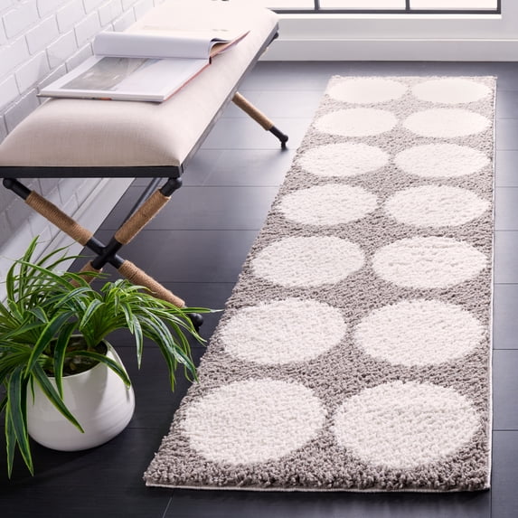 SAFAVIEH Calico Cian Geometric Polyester Shag Runner Rug, Gray/Ivory, 2'2" x 8'