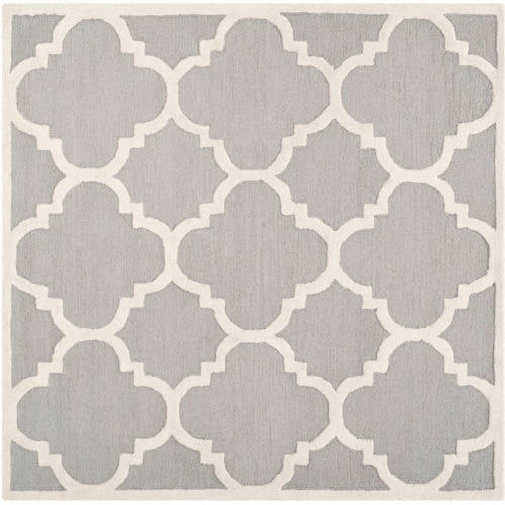 SAFAVIEH Cambridge Justine Geometric Quatrefoil Wool Area Rug, Silver/Ivory, 6' x 6' Square