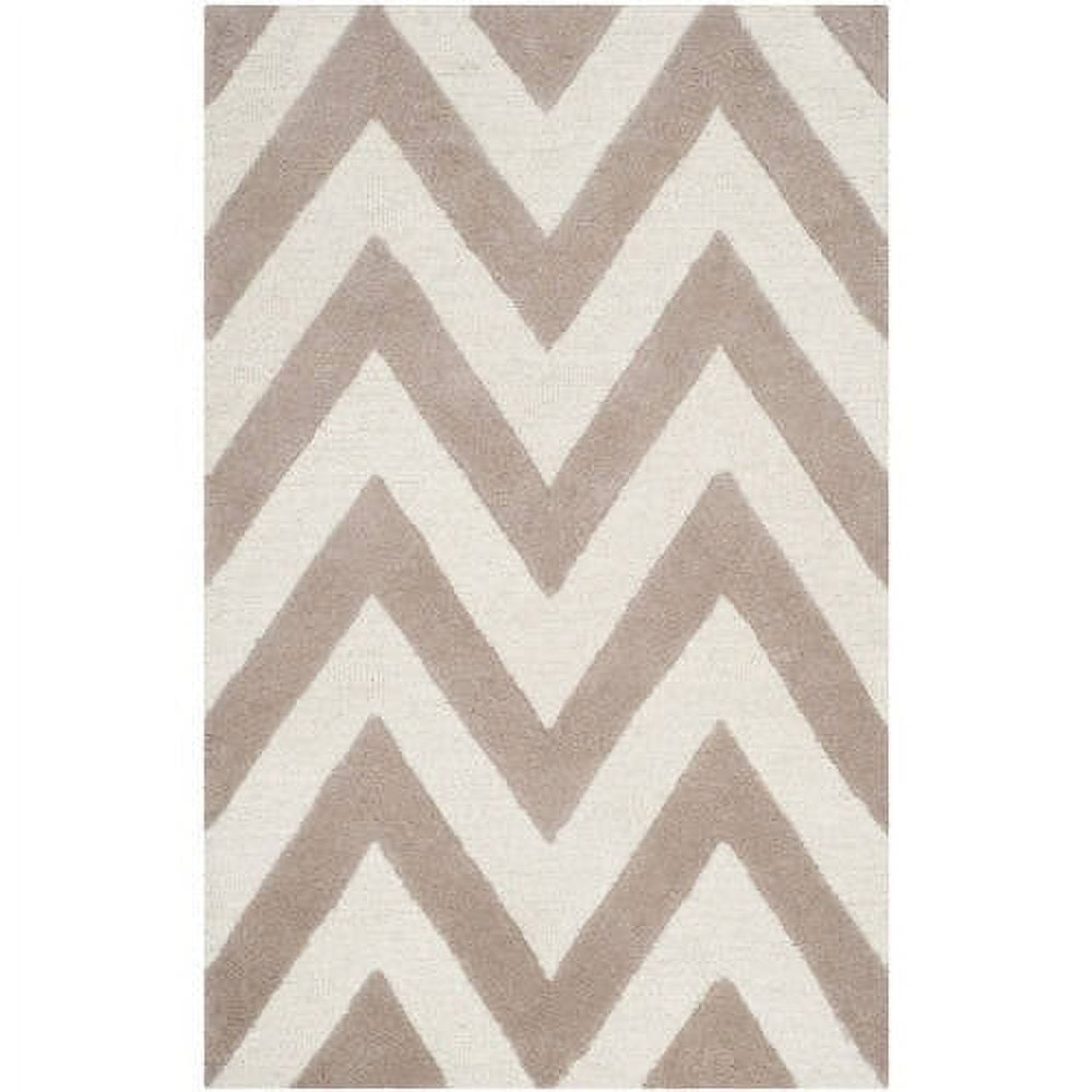 Beige and Ivory Zig Zag Hand-Tufted Wool Rug, 5' x 8'