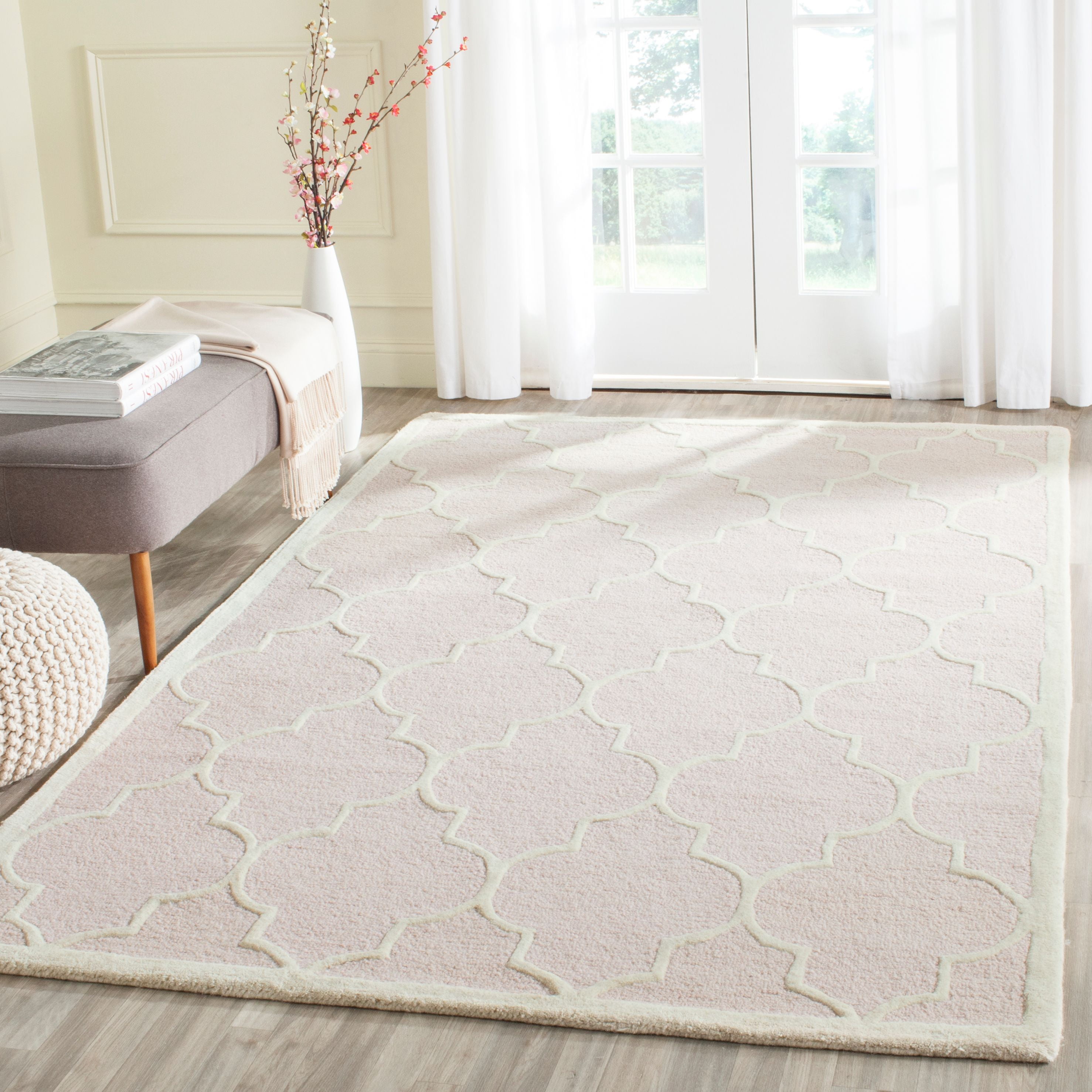 Light Pink and Ivory Hand-Tufted Wool 4' x 6' Area Rug