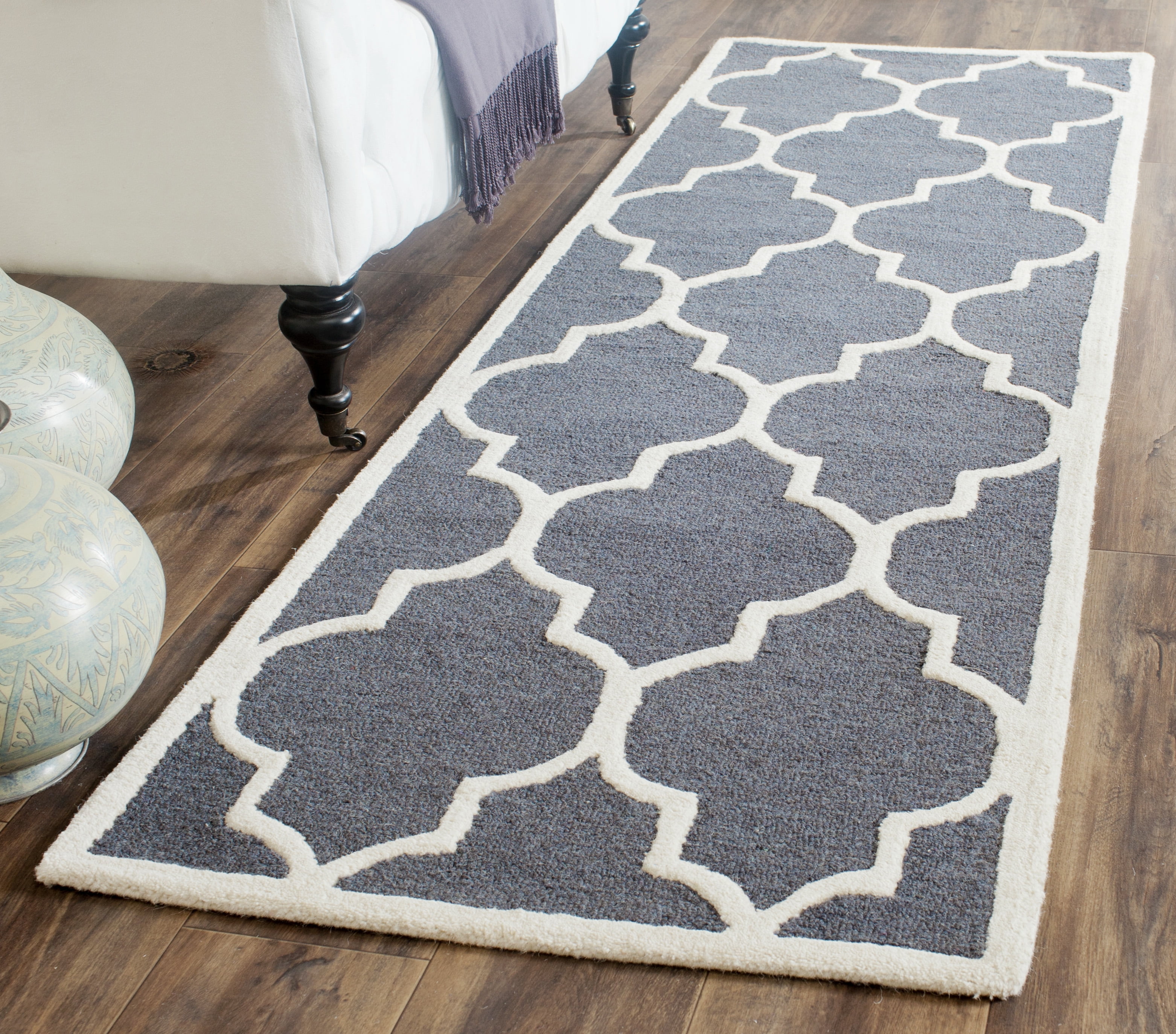 SAFAVIEH Cambridge Kevin Geometric Wool Runner Rug, Dark Grey/Ivory, 2'6" x 22'