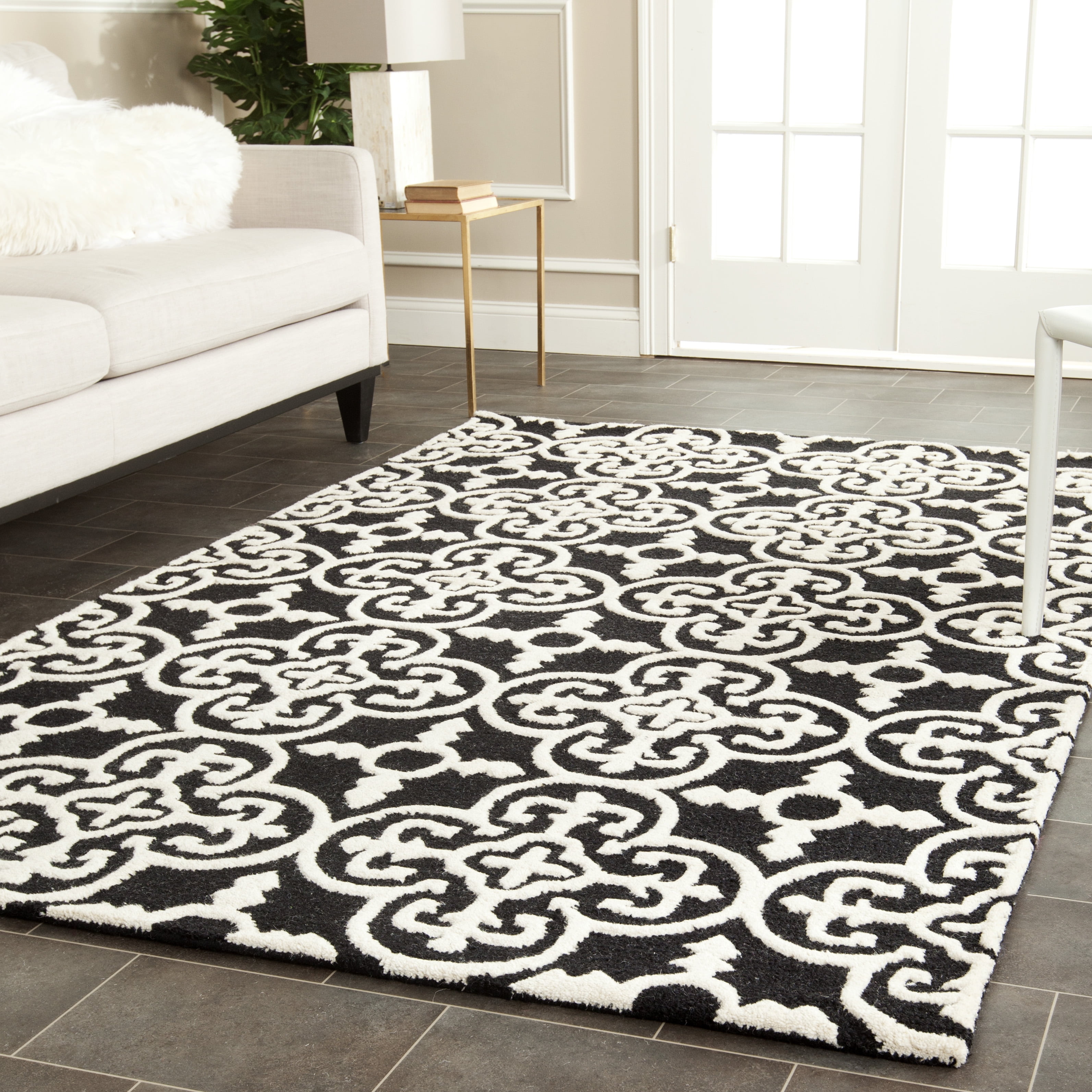 SAFAVIEH Cambridge Kimberly Geometric Wool Area Rug, Black/Ivory, 8' x 8' Square