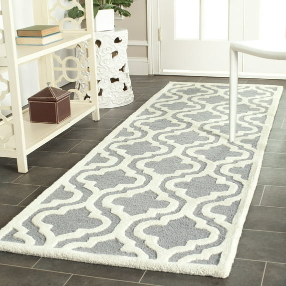 SAFAVIEH Cambridge Kirsten Geometric Wool Runner Rug, Silver/Ivory, 2'6" x 16'