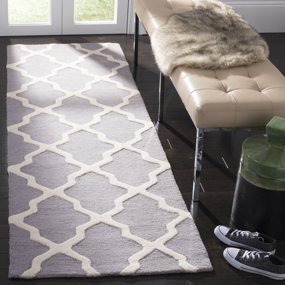 SAFAVIEH Cambridge Liam Geometric Wool Runner Rug, Silver/Ivory, 2'6" x 8'