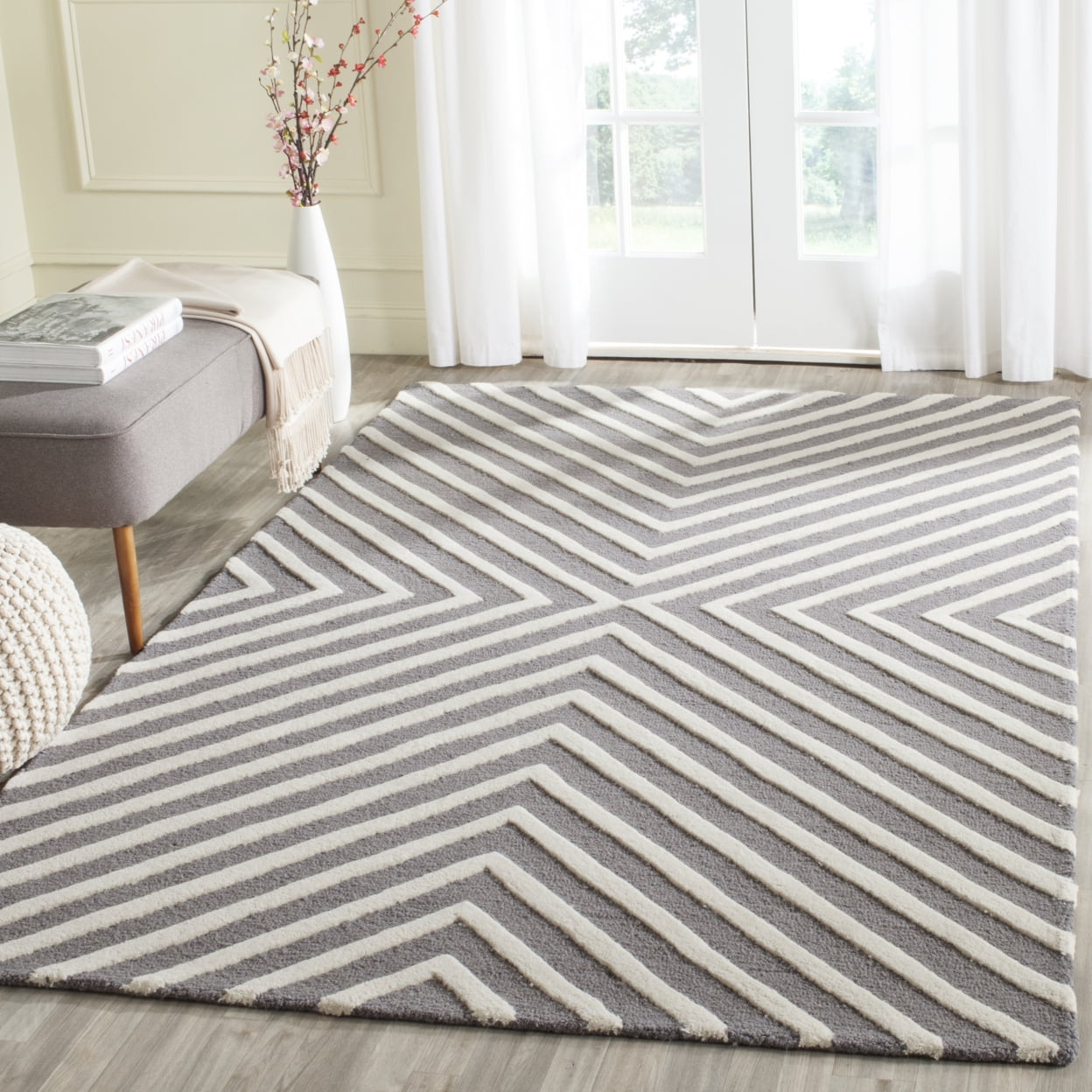 Elegant Dark Grey & Ivory Hand-Tufted Wool 5' x 8' Area Rug
