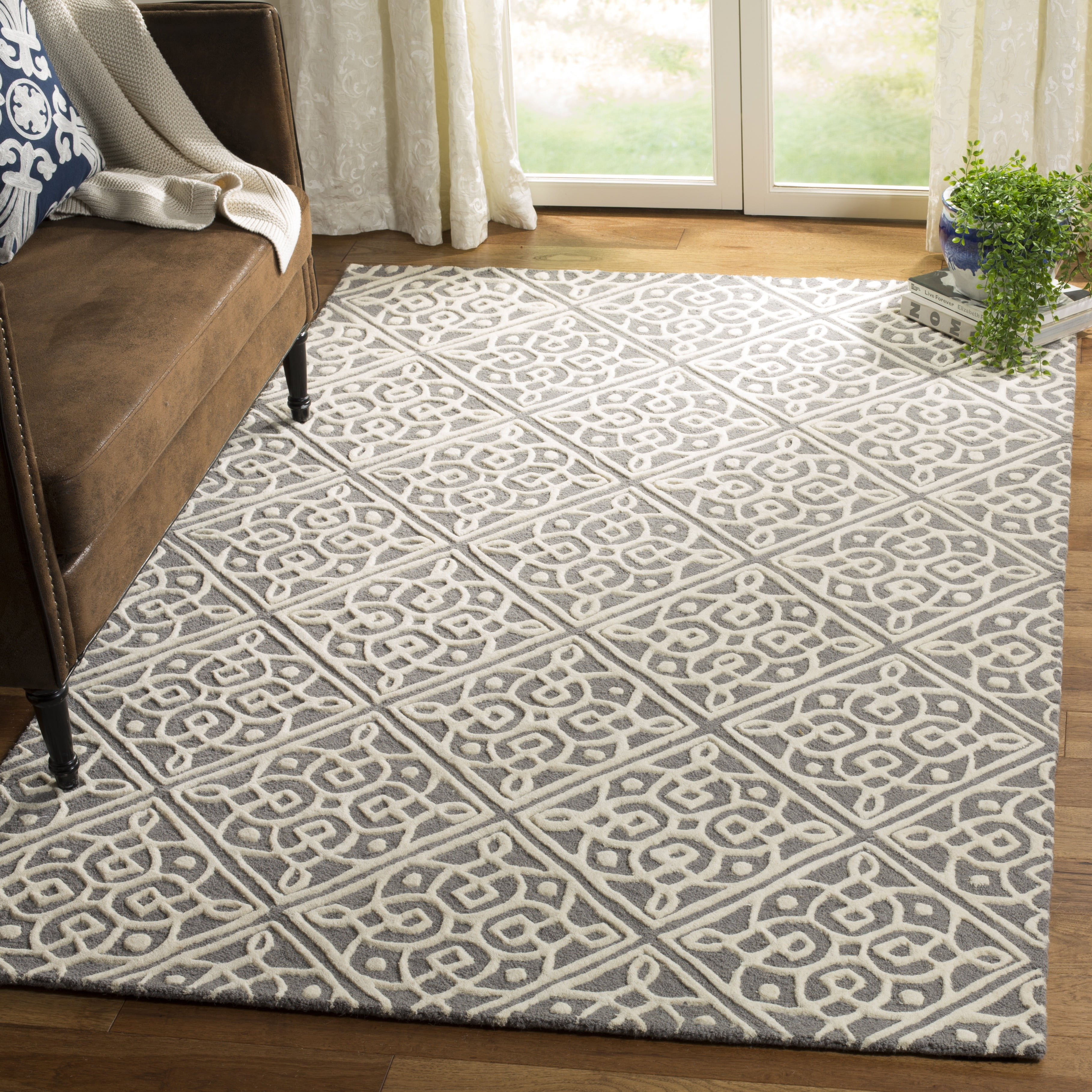 SAFAVIEH Cambridge Mirko Geometric Wool Area Rug, Dark Gray/Ivory, 3' x 5'