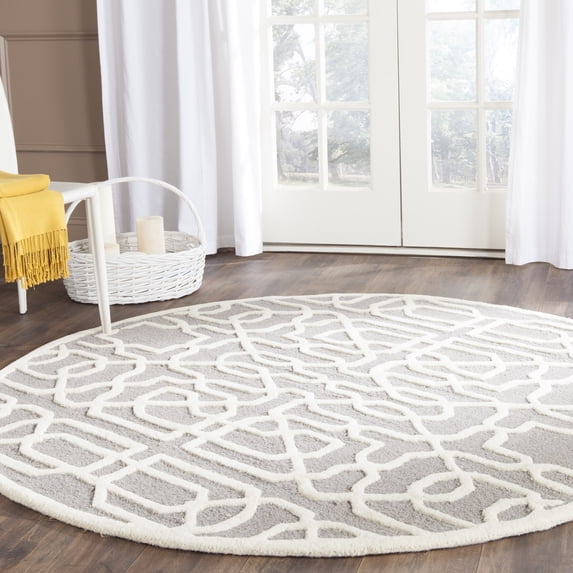 SAFAVIEH Cambridge Norbert Geometric Wool Area Rug, Silver/Ivory, 6' x 6' Round