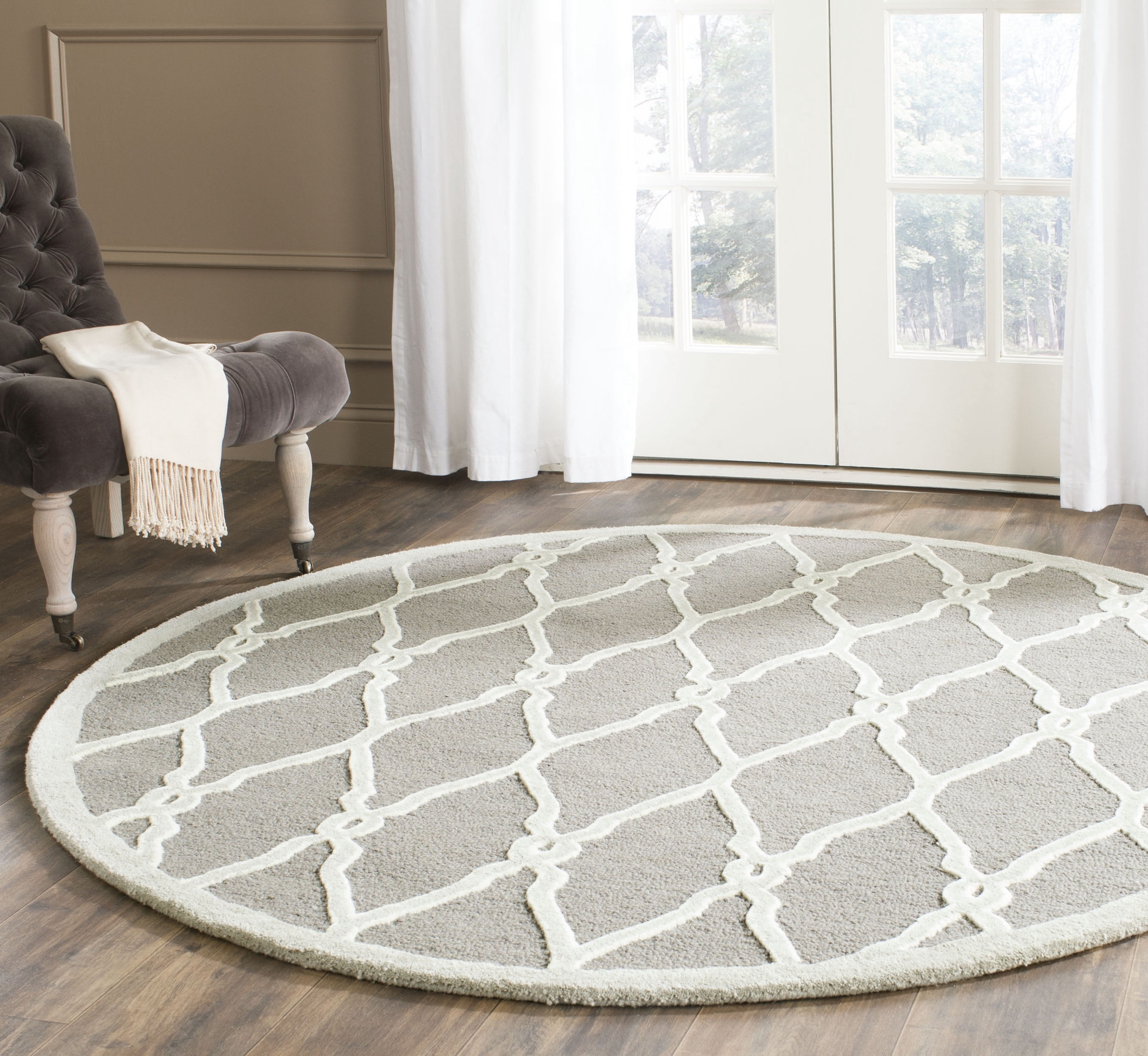 SAFAVIEH Cambridge Selwyn Geometric Wool Area Rug, Dark Gray/Ivory, 6' x 6' Round