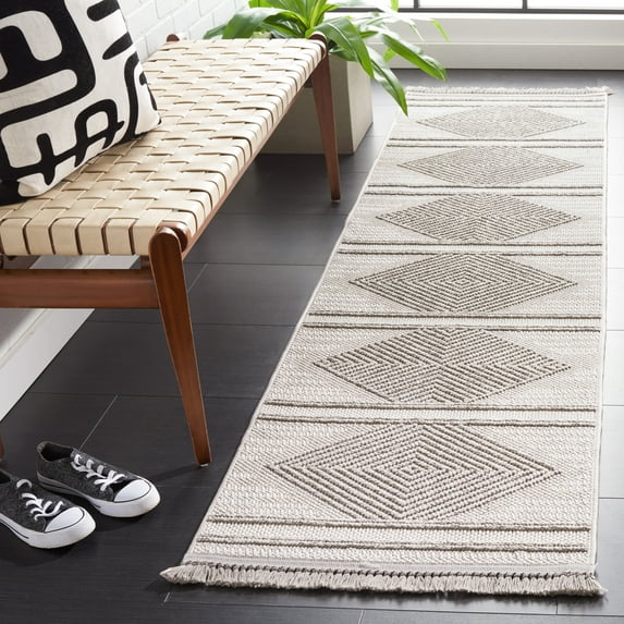 SAFAVIEH Camden Jennica Southwestern Runner Rug, Gray/Ivory, 2'2" x 8'