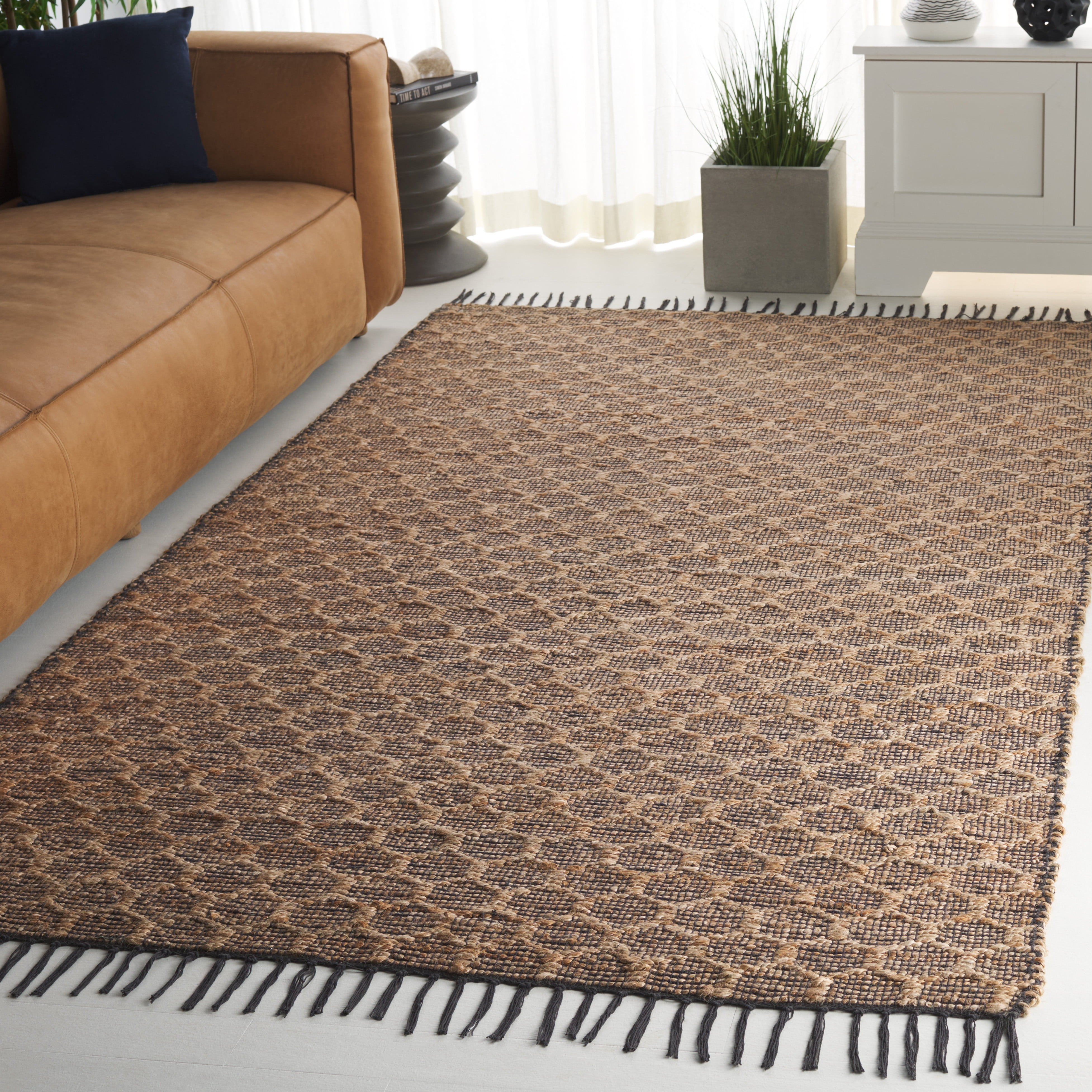 SAFAVIEH Cape Cod Fallon Geometric Area Rug, Charcoal/Natural, 5' x 8'
