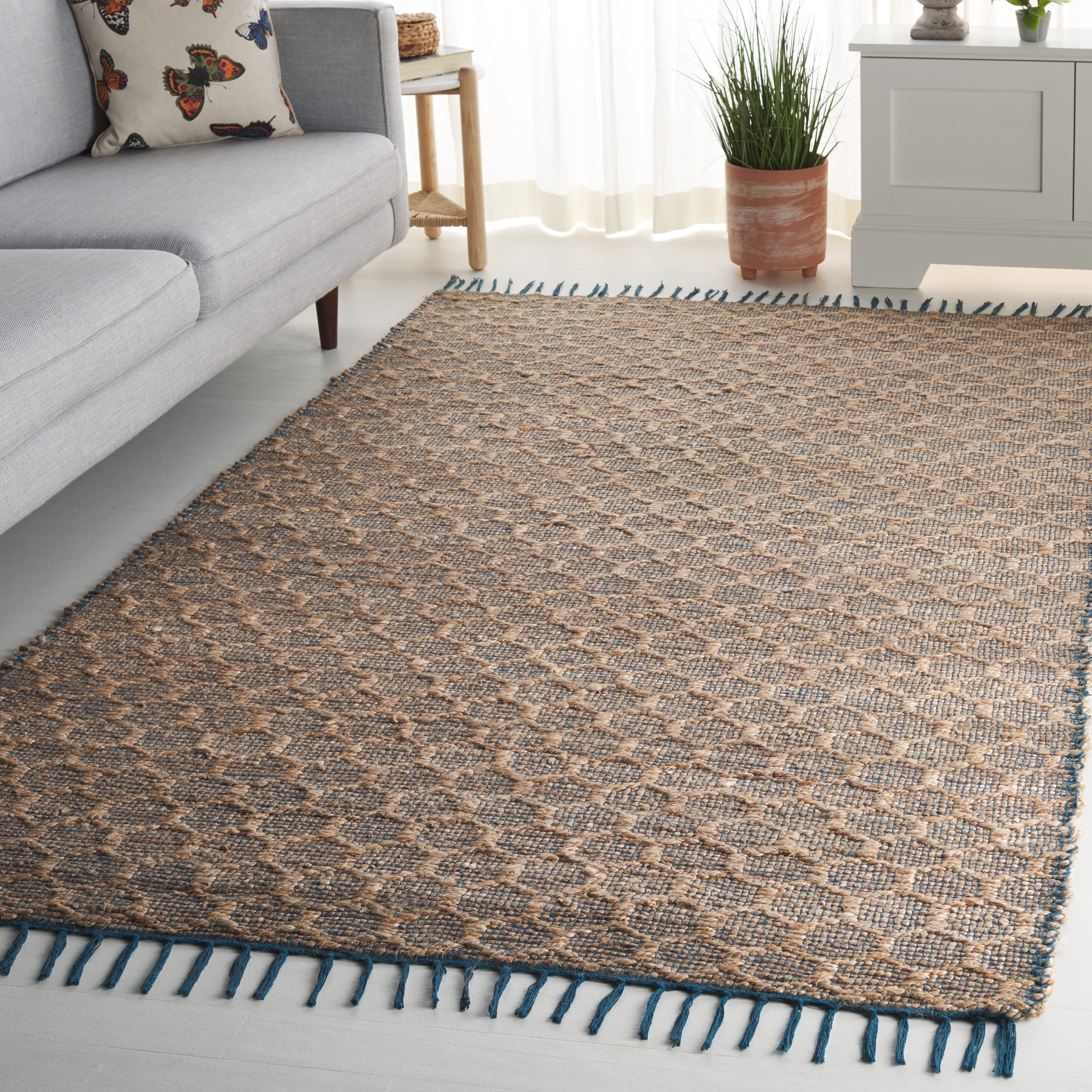SAFAVIEH Cape Cod Fallon Geometric Area Rug, Navy/Natural, 4' x 6'
