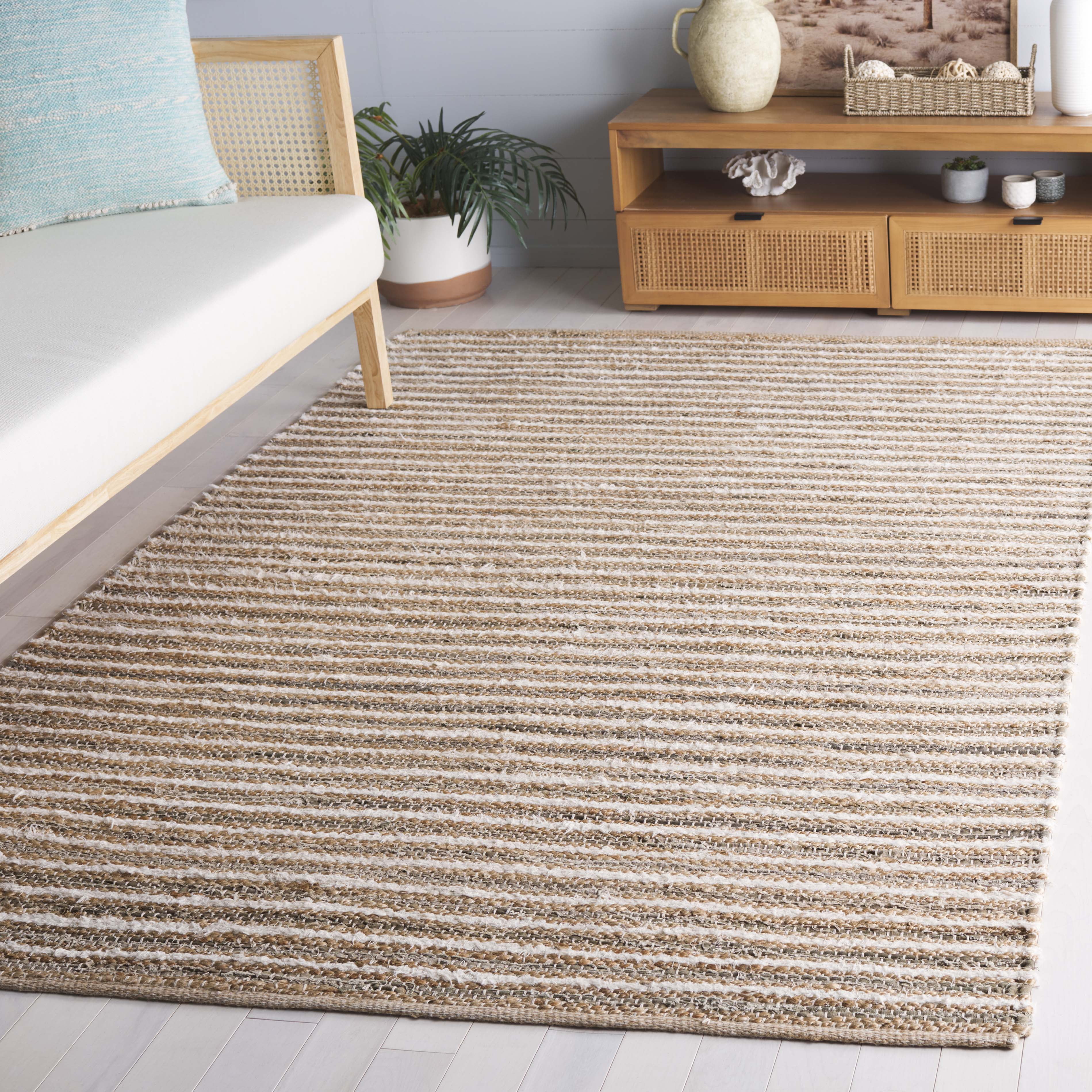 SAFAVIEH Cape Cod Jacinth Striped Area Rug, Natural/Green, 4' x 6'