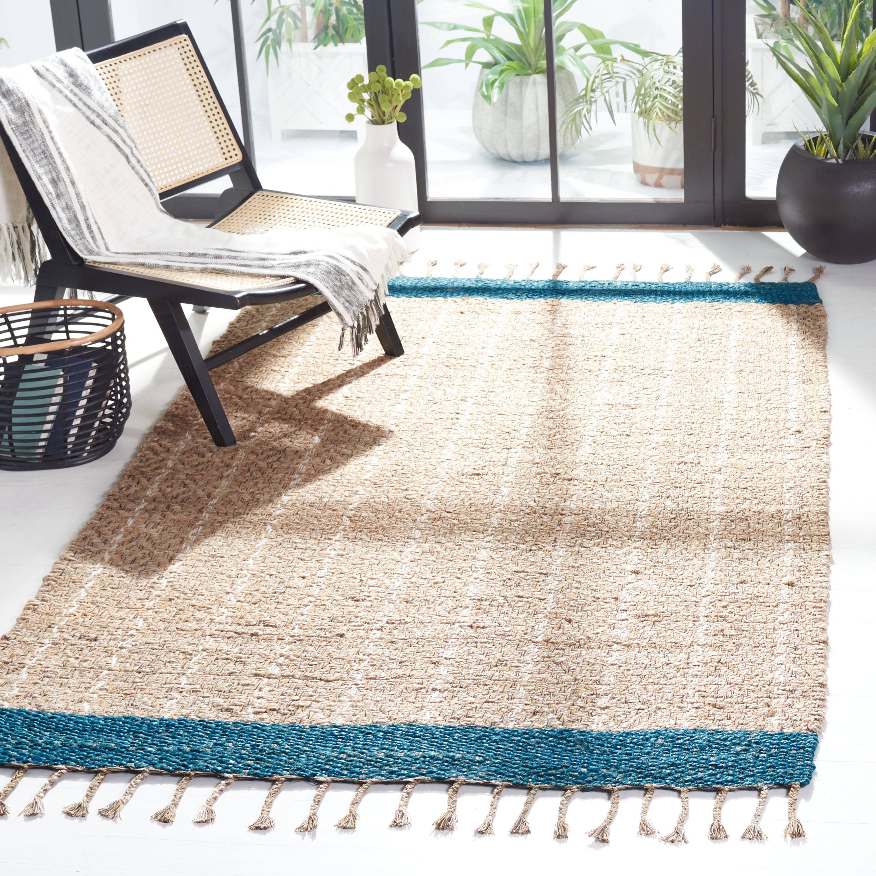 SAFAVIEH Cape Cod Kristen Distressed Area Rug, Blue/Natural, 5' x 8'