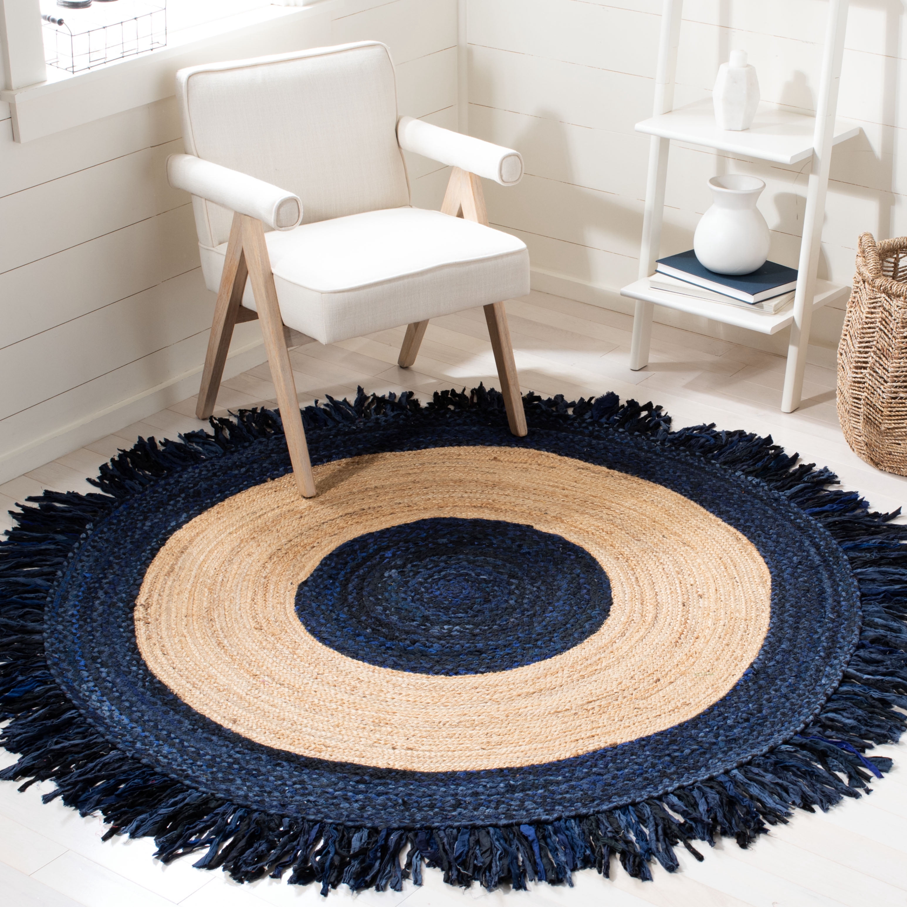 SAFAVIEH Cape Cod Susan Striped Area Rug, Navy/Natural, 4' x 4' Round