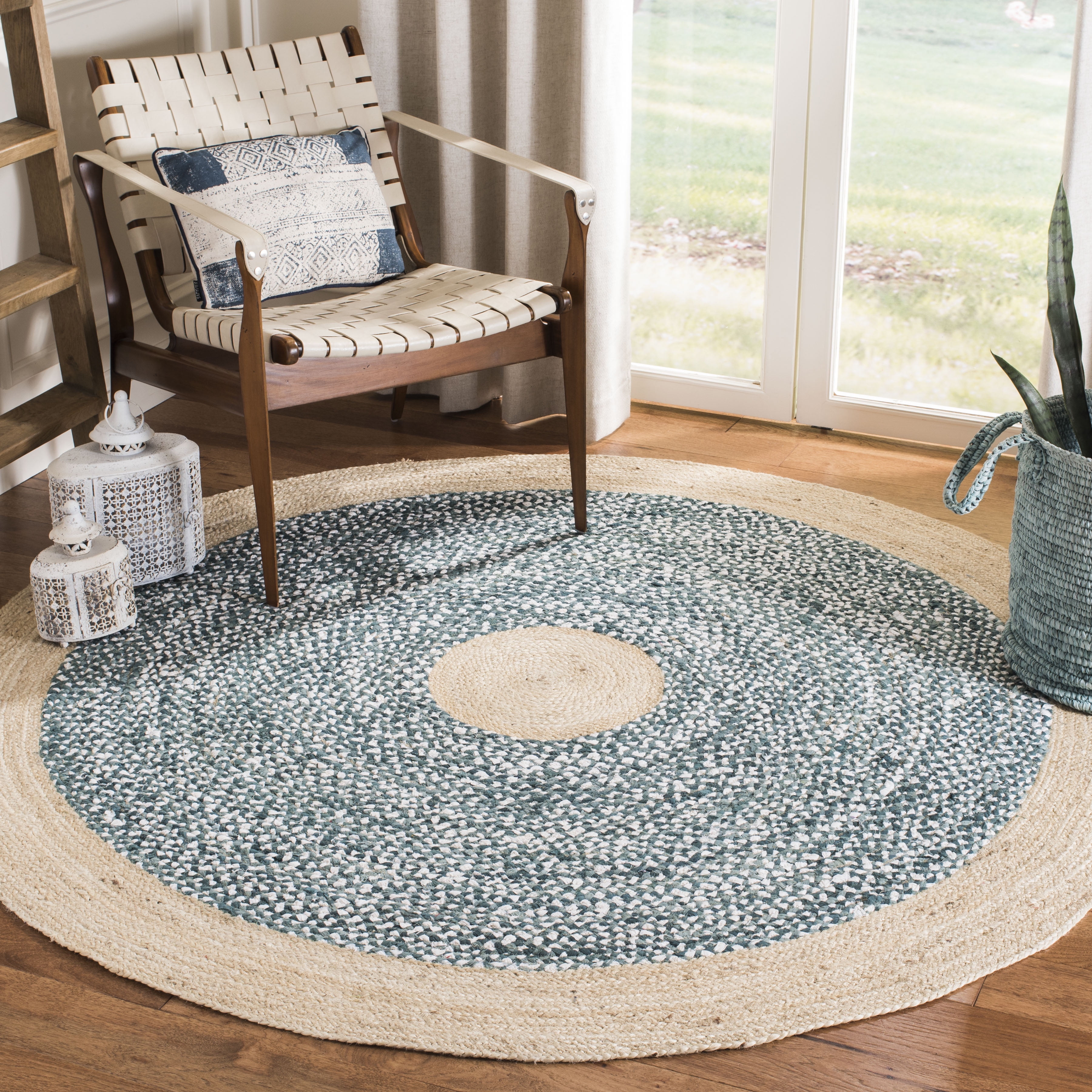 SAFAVIEH Cape Cod Wesley Braided Area Rug, 4' x 4' Round, Light Blue/Natural