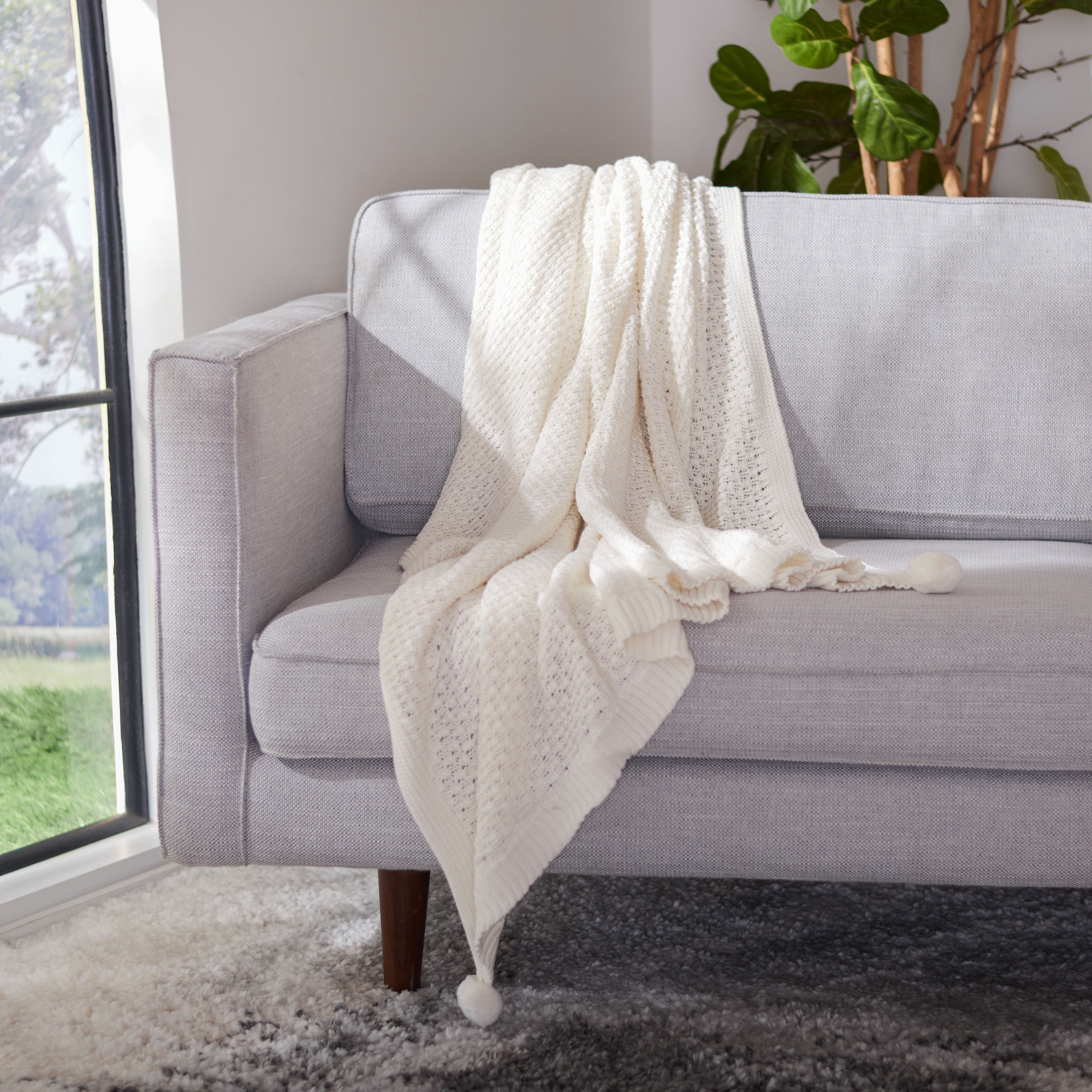 Safavieh Capra 50" x 60" Contemporary Cotton Throw, Ivory