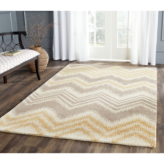 SAFAVIEH Capri Robynne Chevron Wool Area Rug, Gray/Gold, 4' x 6'