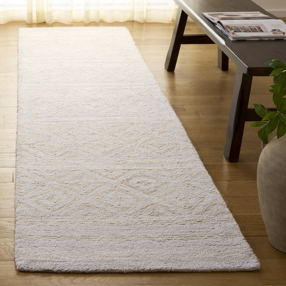 Safavieh Capri Norton Southwestern Runner Rug, Ivory/Beige, 2'3" x 9'
