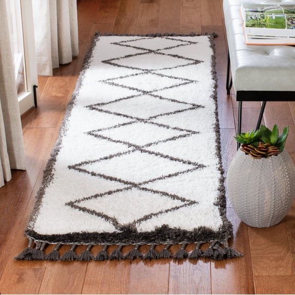 SAFAVIEH Carmella Christopher Geometric Polyester Shag Runner Rug, Cream/Gray, 2'2" x 8'
