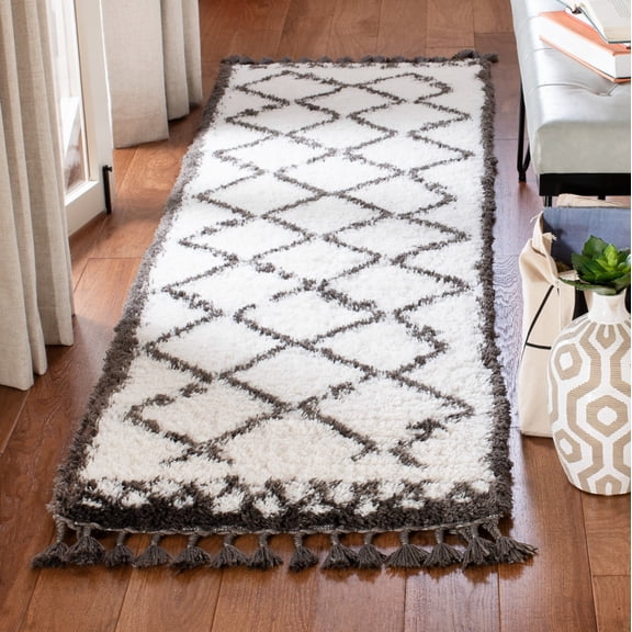 SAFAVIEH Carmella Stars Aztec Polyester Shag Runner Rug, Cream/Gray, 2'2" x 8'