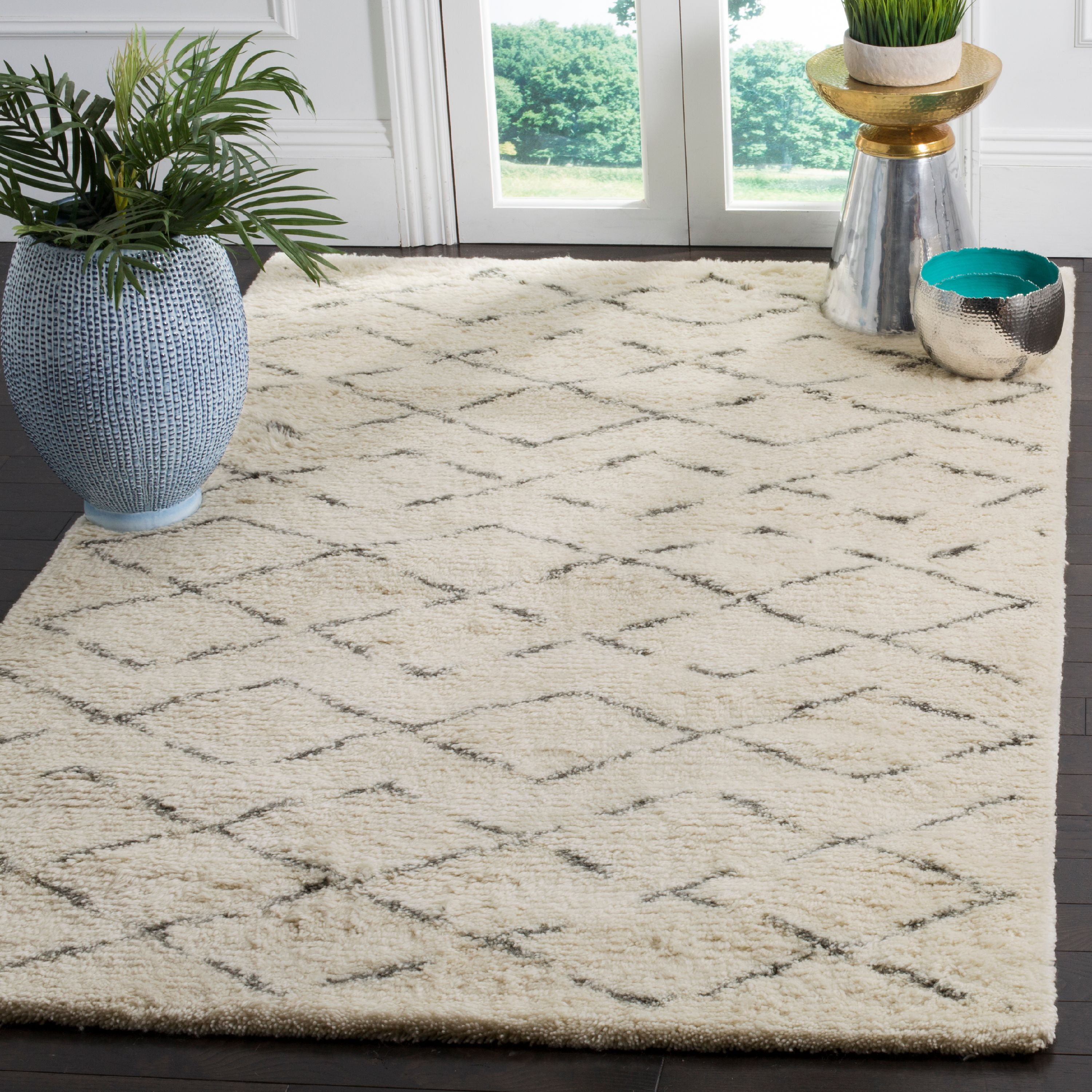 Ivory and Grey Hand-Tufted Wool Shag Area Rug 5' x 8'