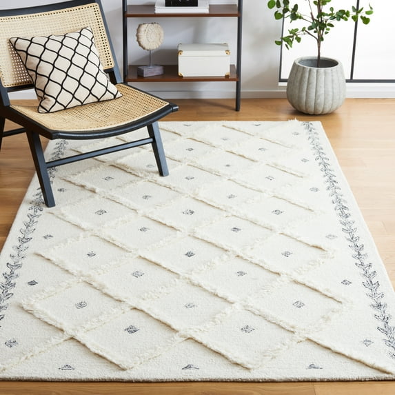 SAFAVIEH Casablanca Daisy Diamond Area Rug, Ivory/Black, 5' x 8'
