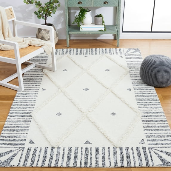 SAFAVIEH Casablanca Gisselle Medallion Area Rug, Ivory/Black, 5' x 8'