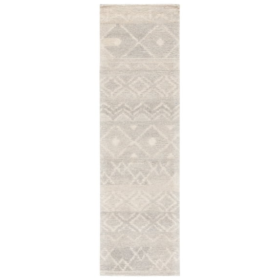 SAFAVIEH Casablanca Gracelyn Diamond Runner Rug, Grey/Beige, 2'3" x 8'