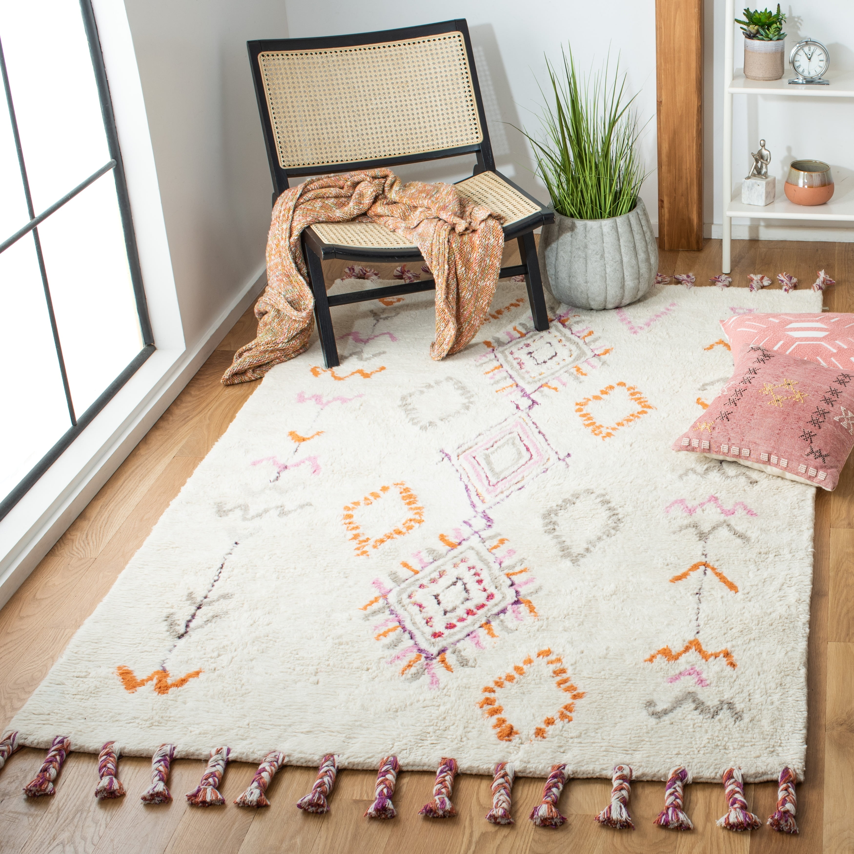 Ivory and Multi 5' x 8' Hand-Tufted Wool Shag Rug
