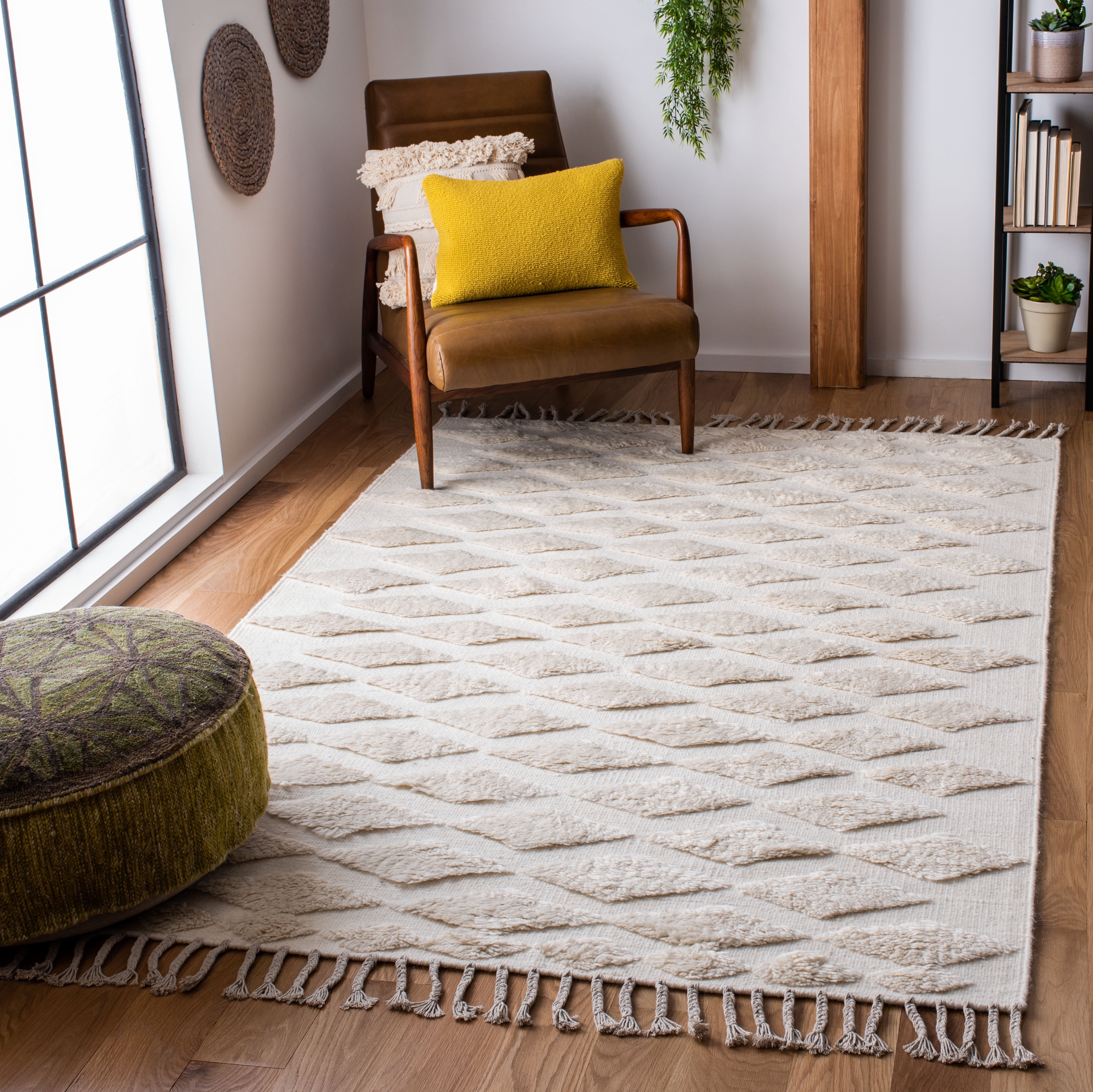 SAFAVIEH Casablanca Winona Solid Geometric Wool Shag Area Rug, Ivory, 4' x 6'