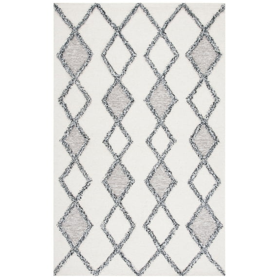 SAFAVIEH Casablanca Yadira Diamond Area Rug, Ivory/Black, 4' x 6'