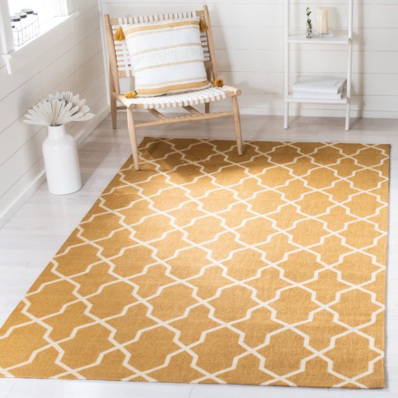 SAFAVIEH Cedar Brook Cathleen Geometric Area Rug, Yellow/Ivory, 6' x 6' Square